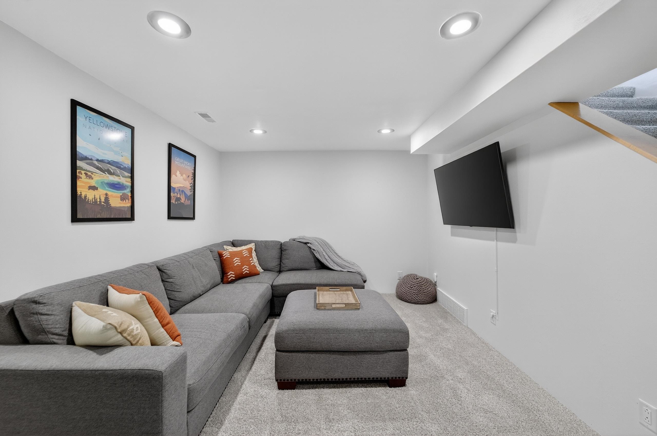 4711 Roigan Terrace