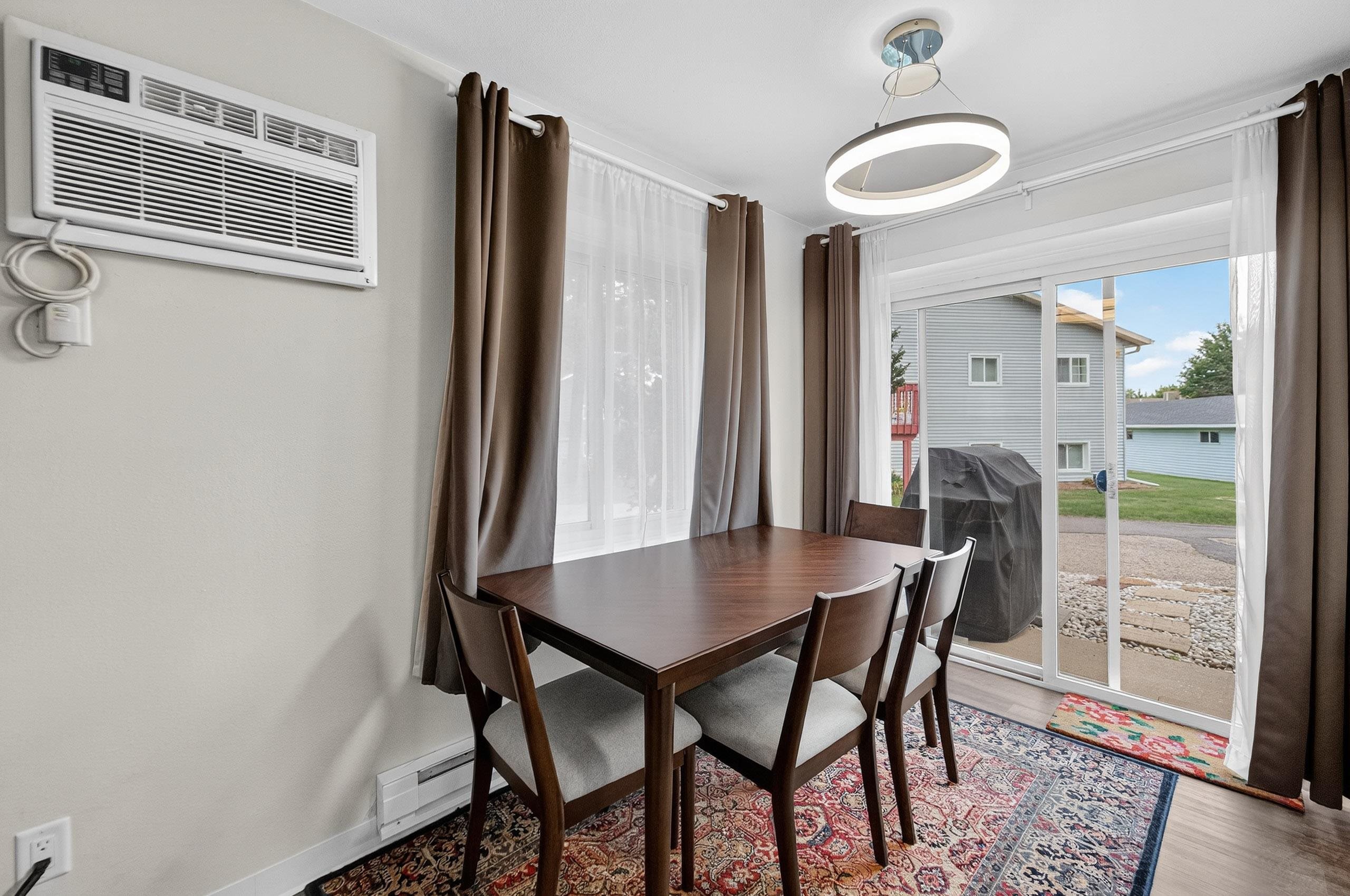 18 S Wickham Court