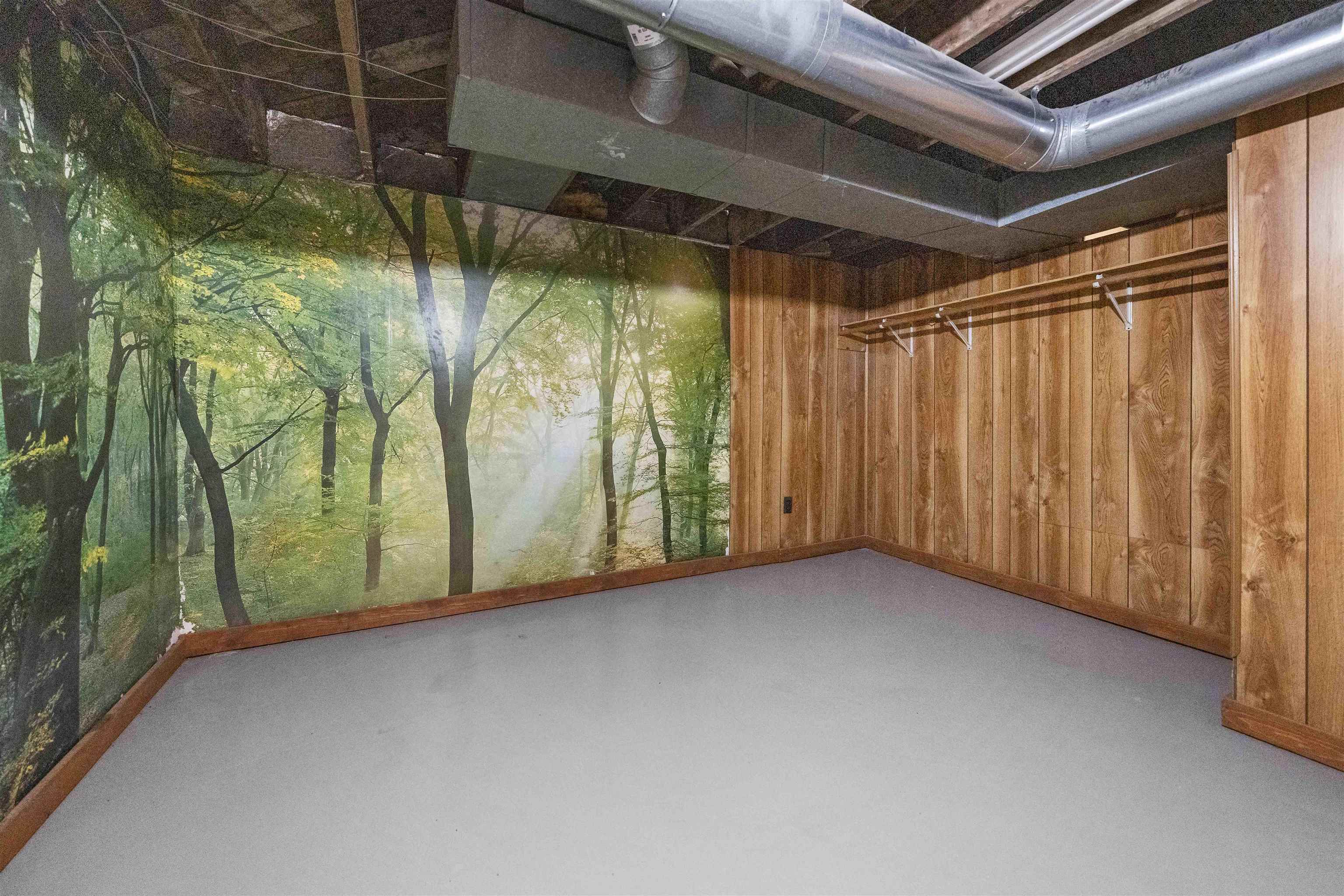 4909 Felland Road