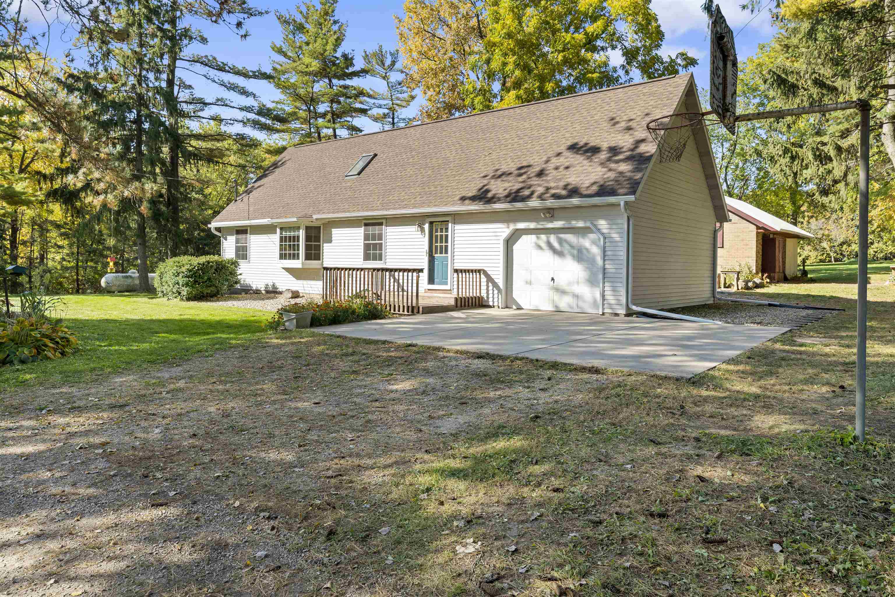 4909 Felland Road
