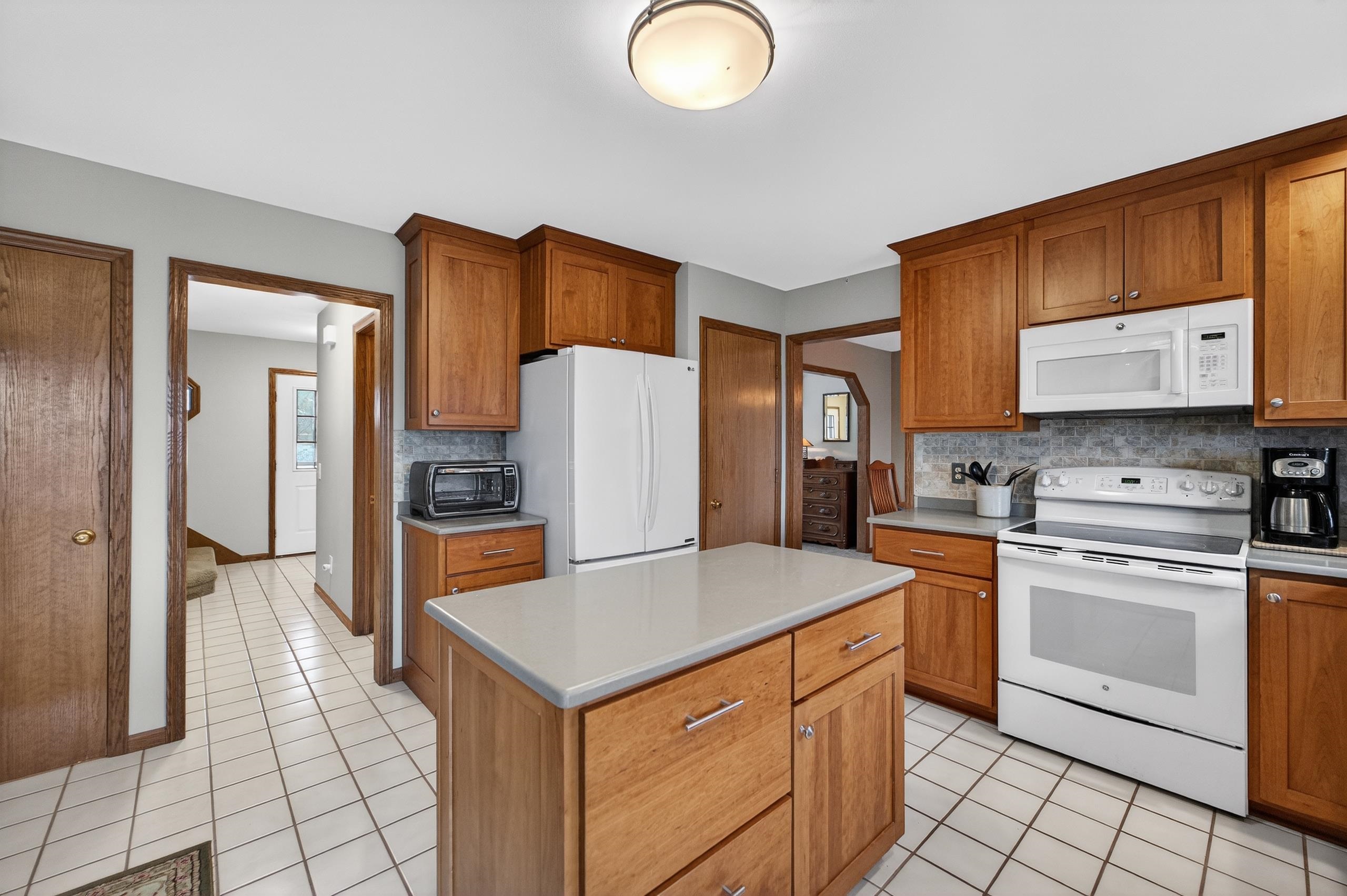 2925 Maple Run Drive