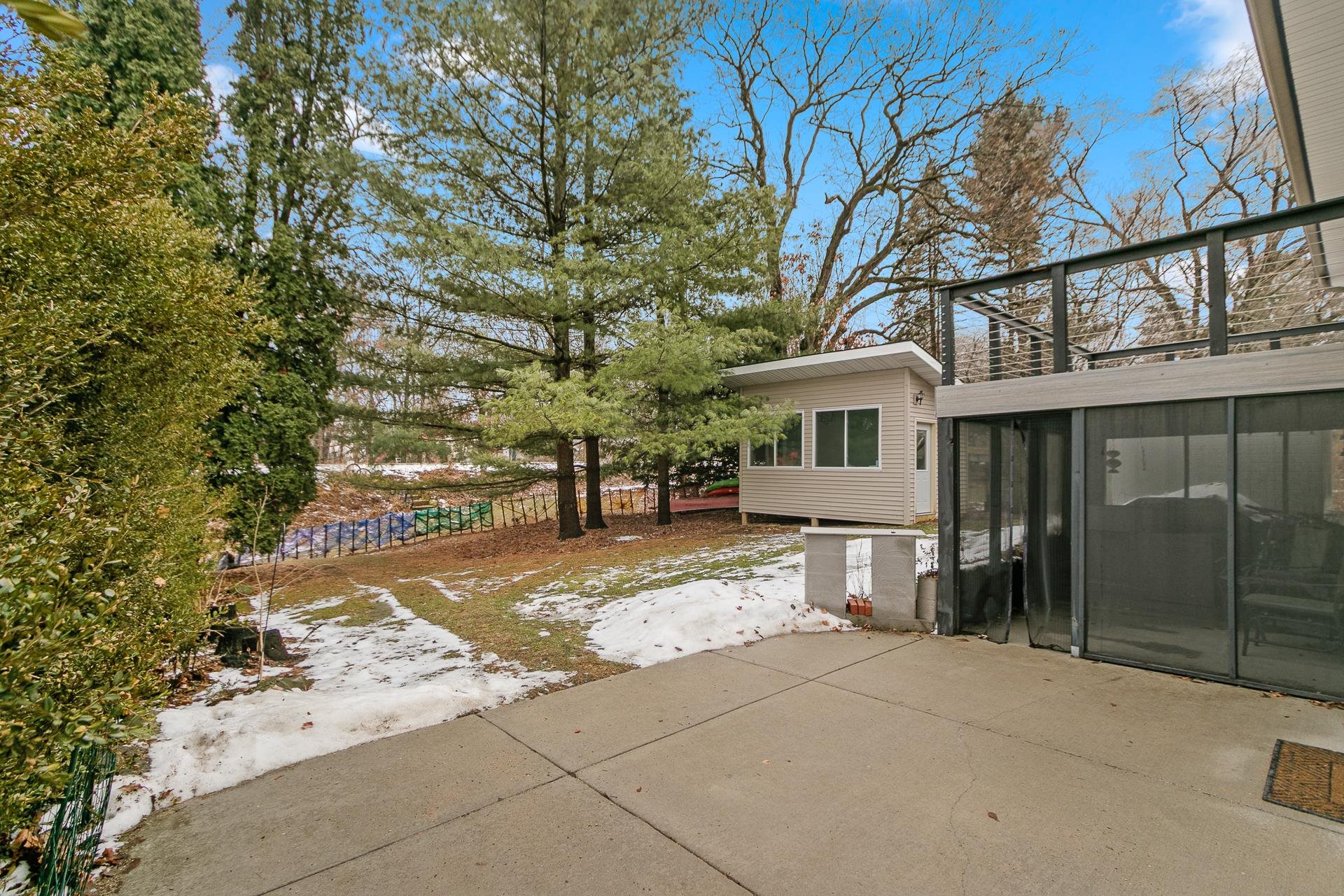 555 Glen Drive