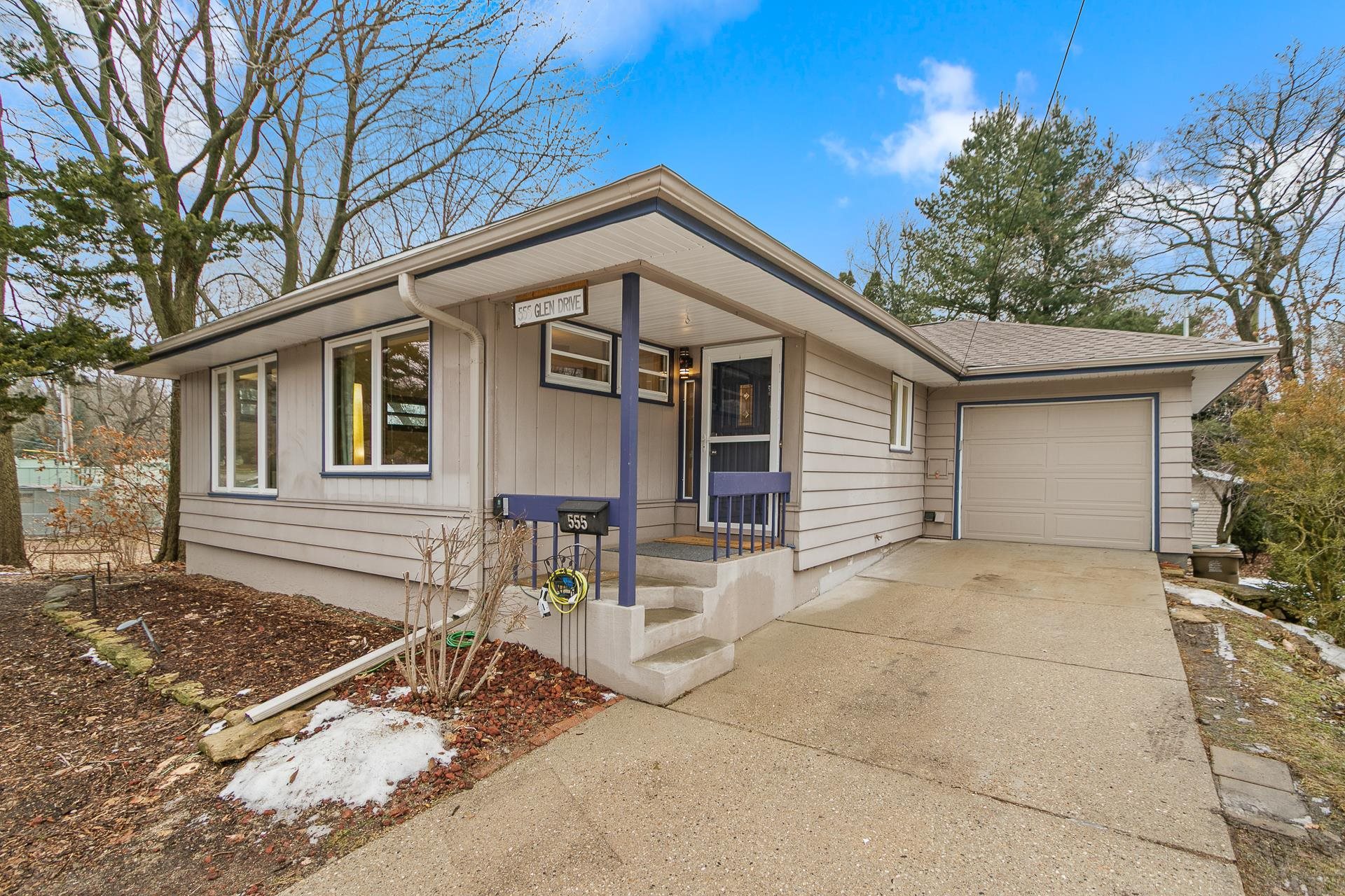 555 Glen Drive