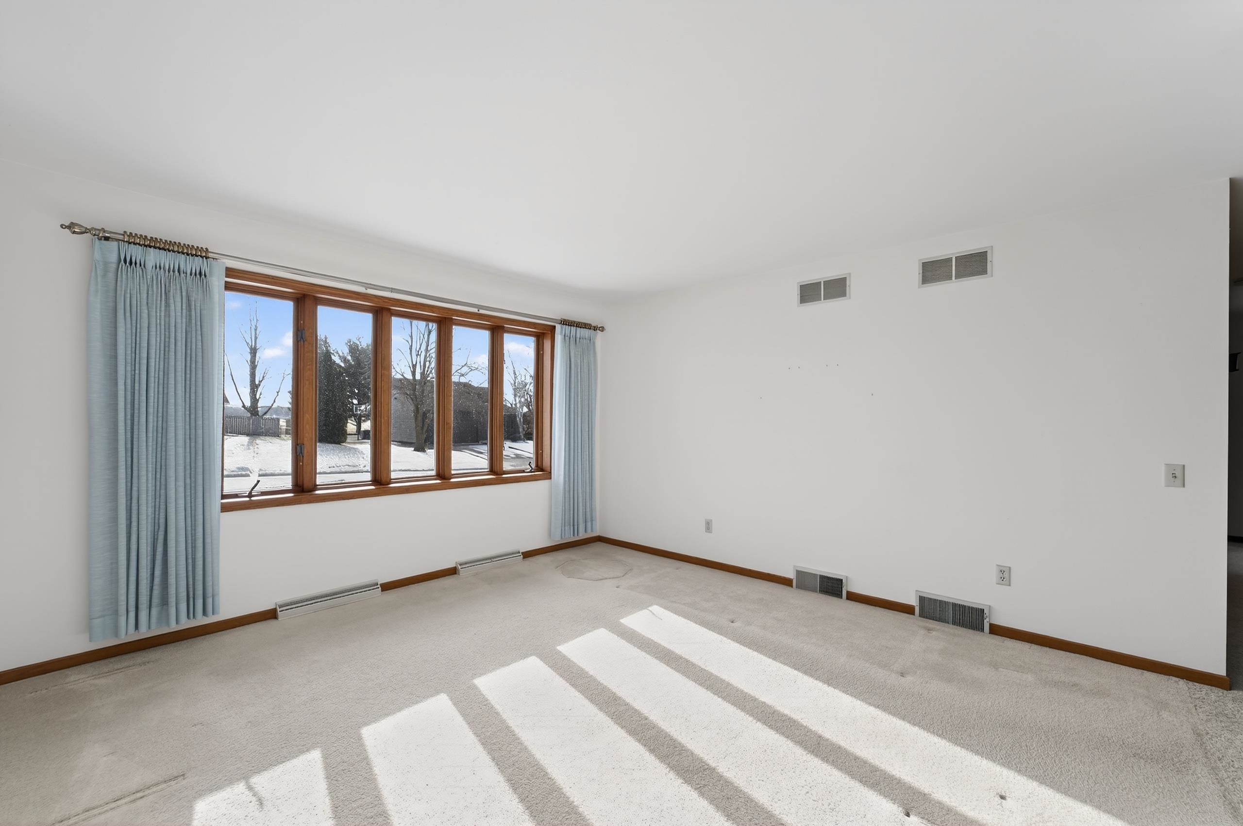 5758 Modernaire Street