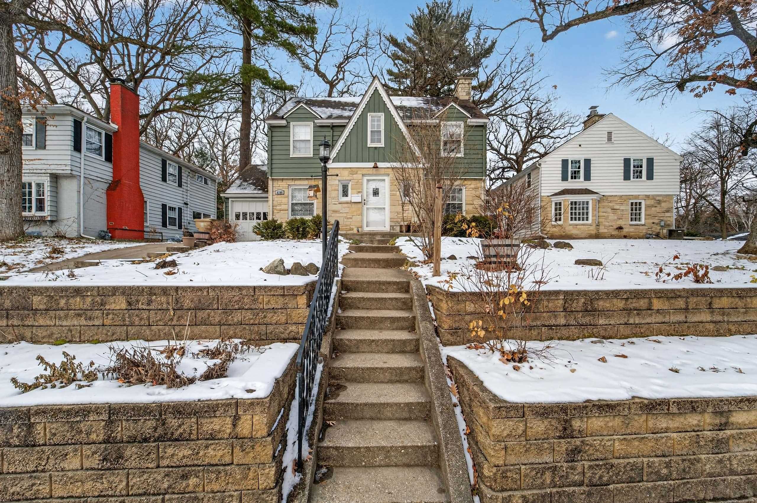 4106 Hiawatha Drive