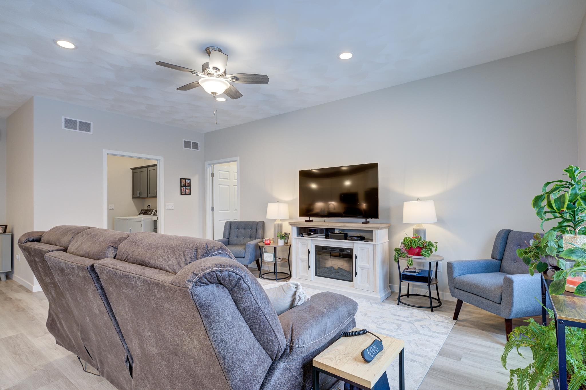 602 E Madison Avenue Unit: 34