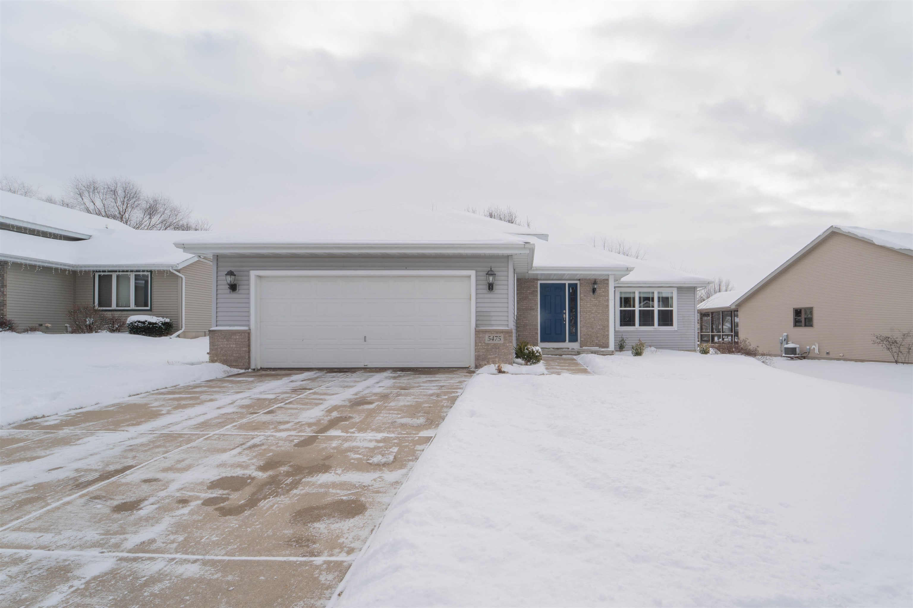 5475 Quarry Hill Drive