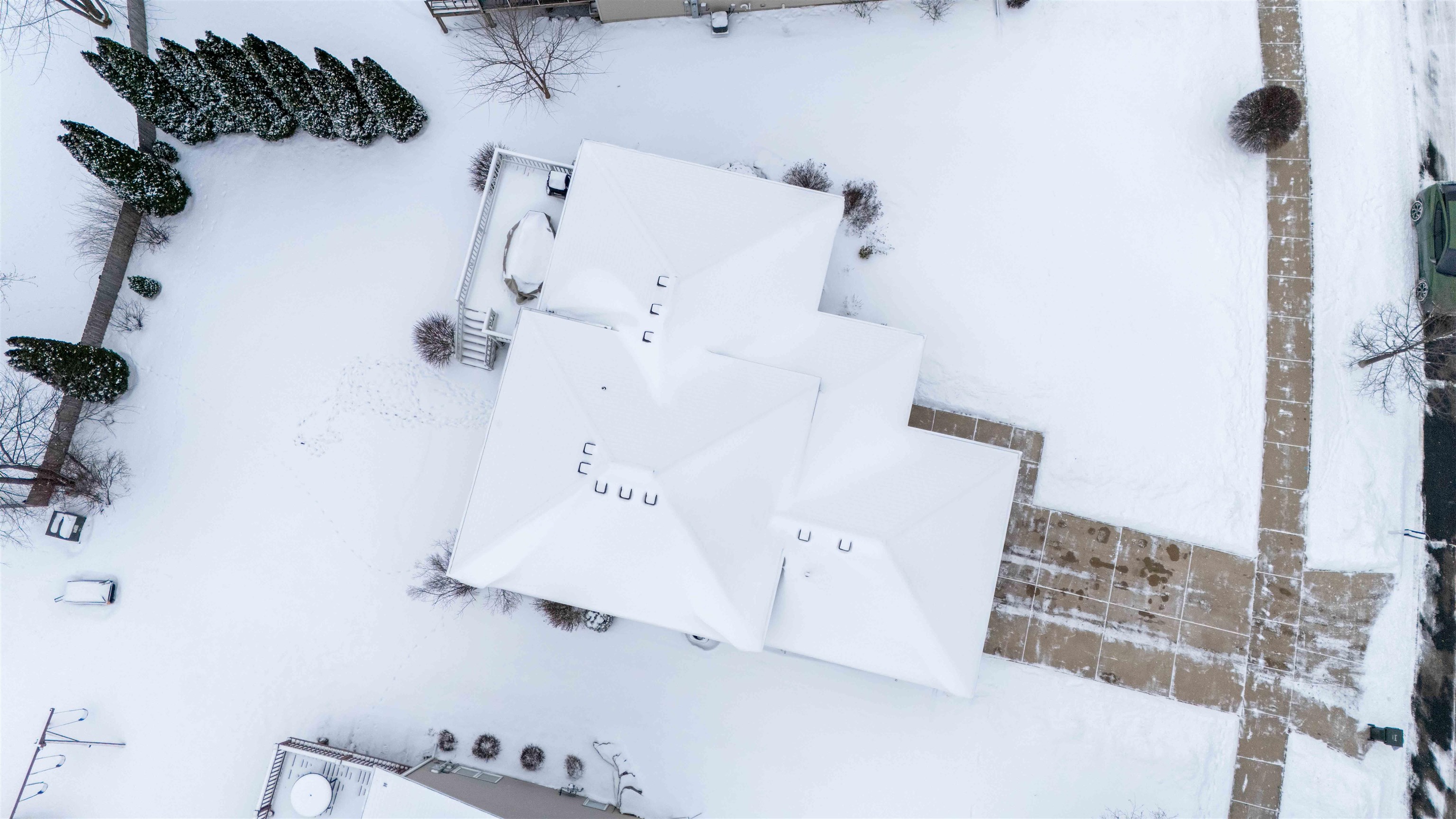 5475 Quarry Hill Drive