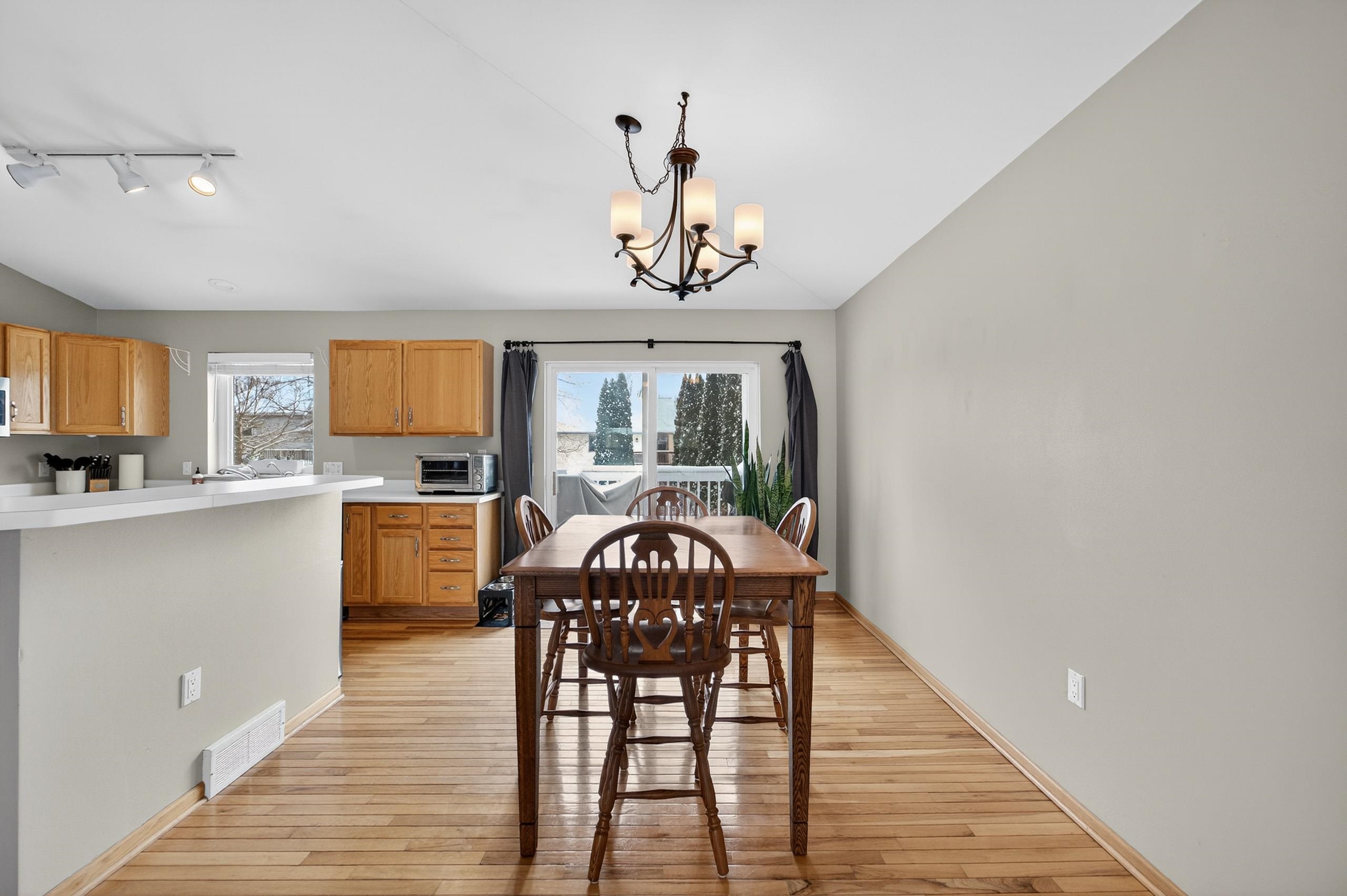 5475 Quarry Hill Drive