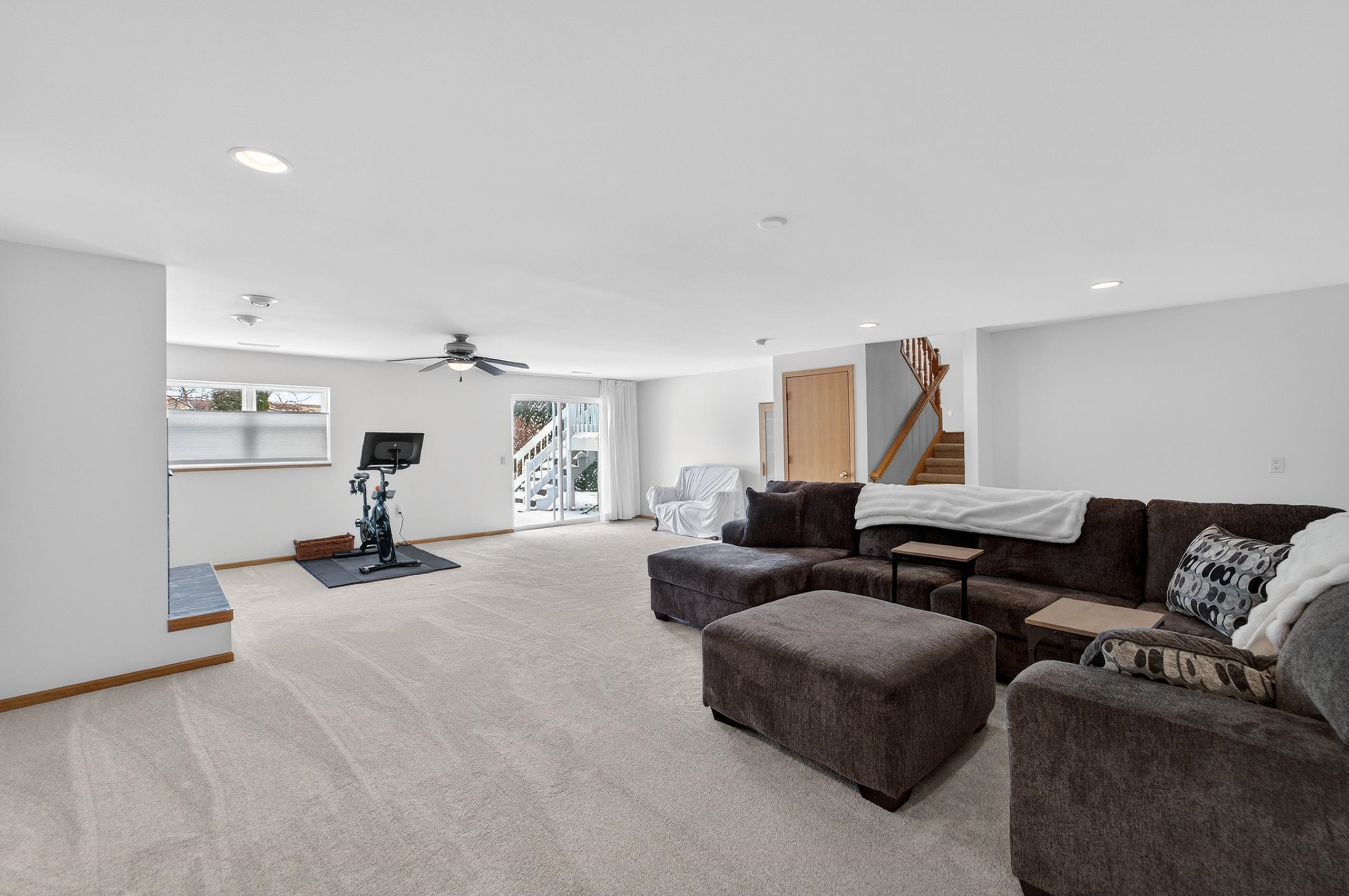 5475 Quarry Hill Drive