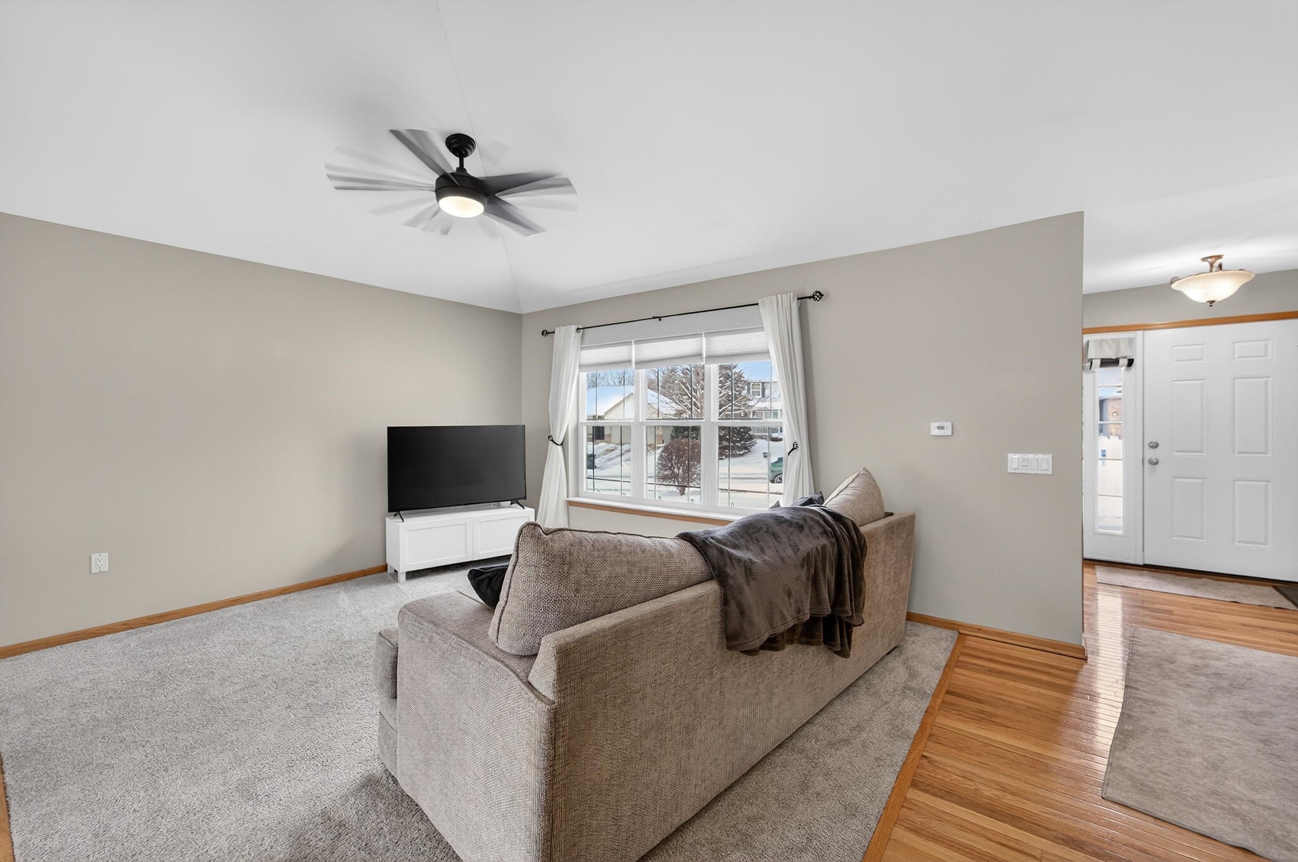 5475 Quarry Hill Drive