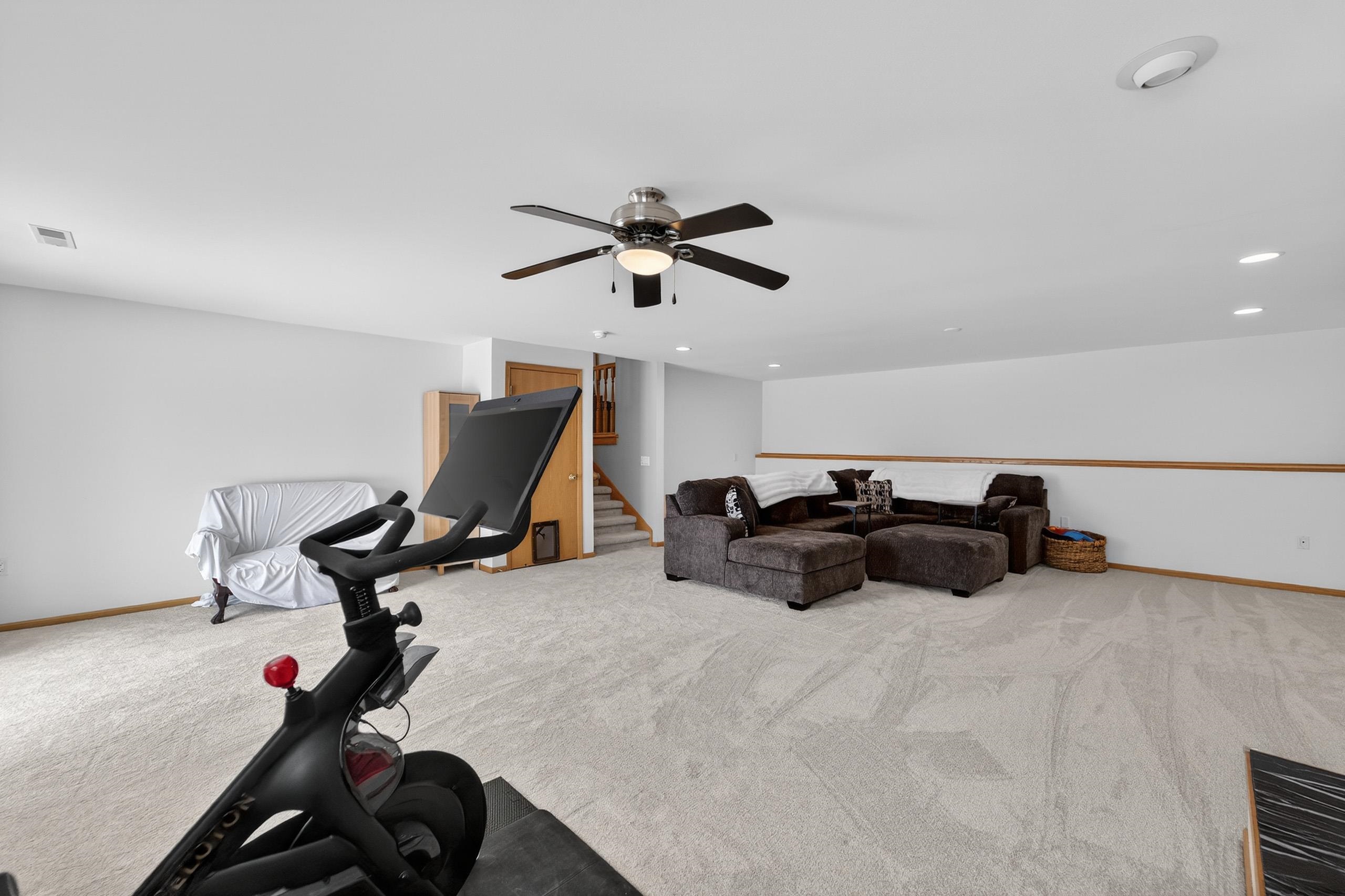 5475 Quarry Hill Drive