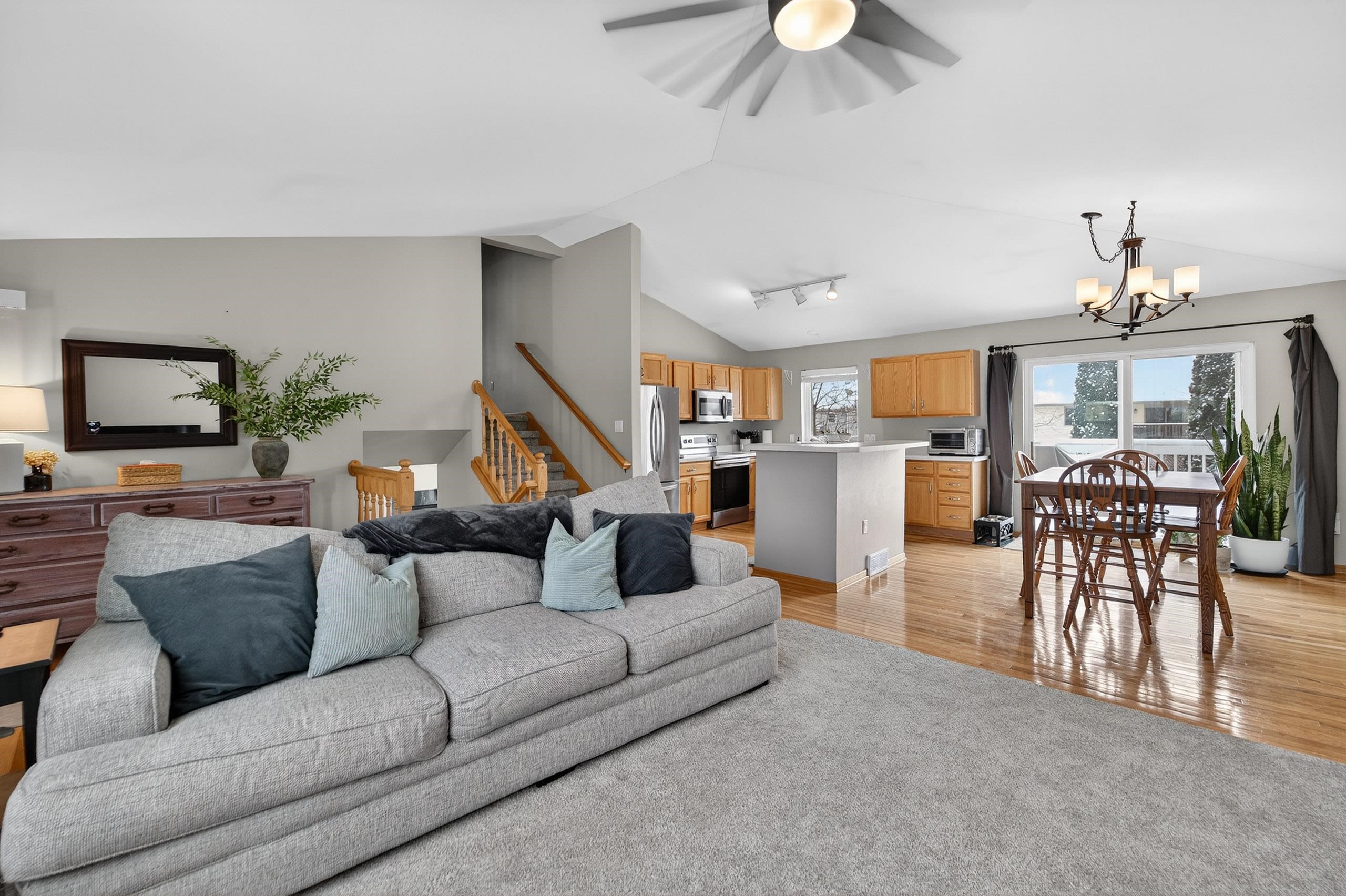 5475 Quarry Hill Drive