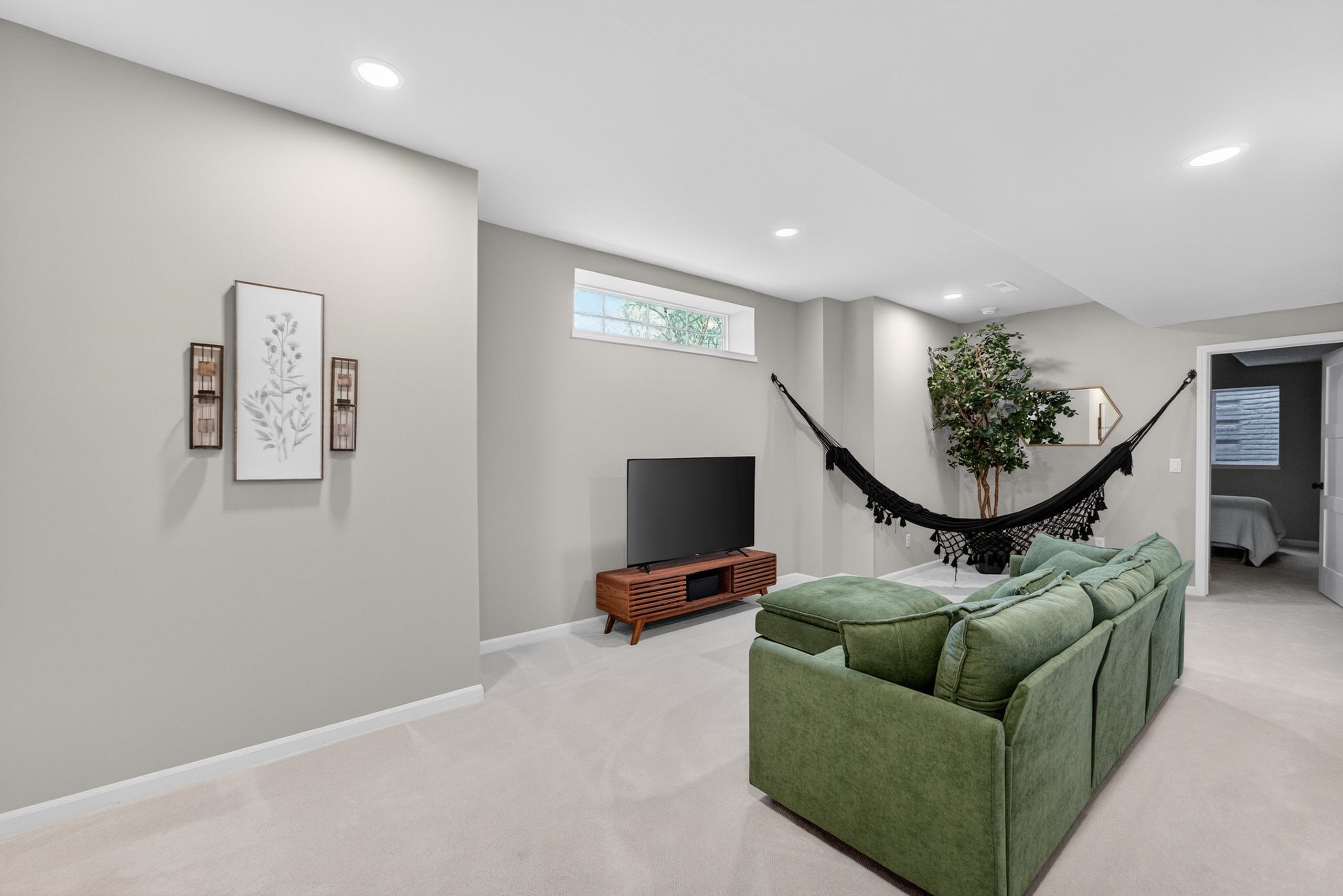 2529 Clover Point Drive