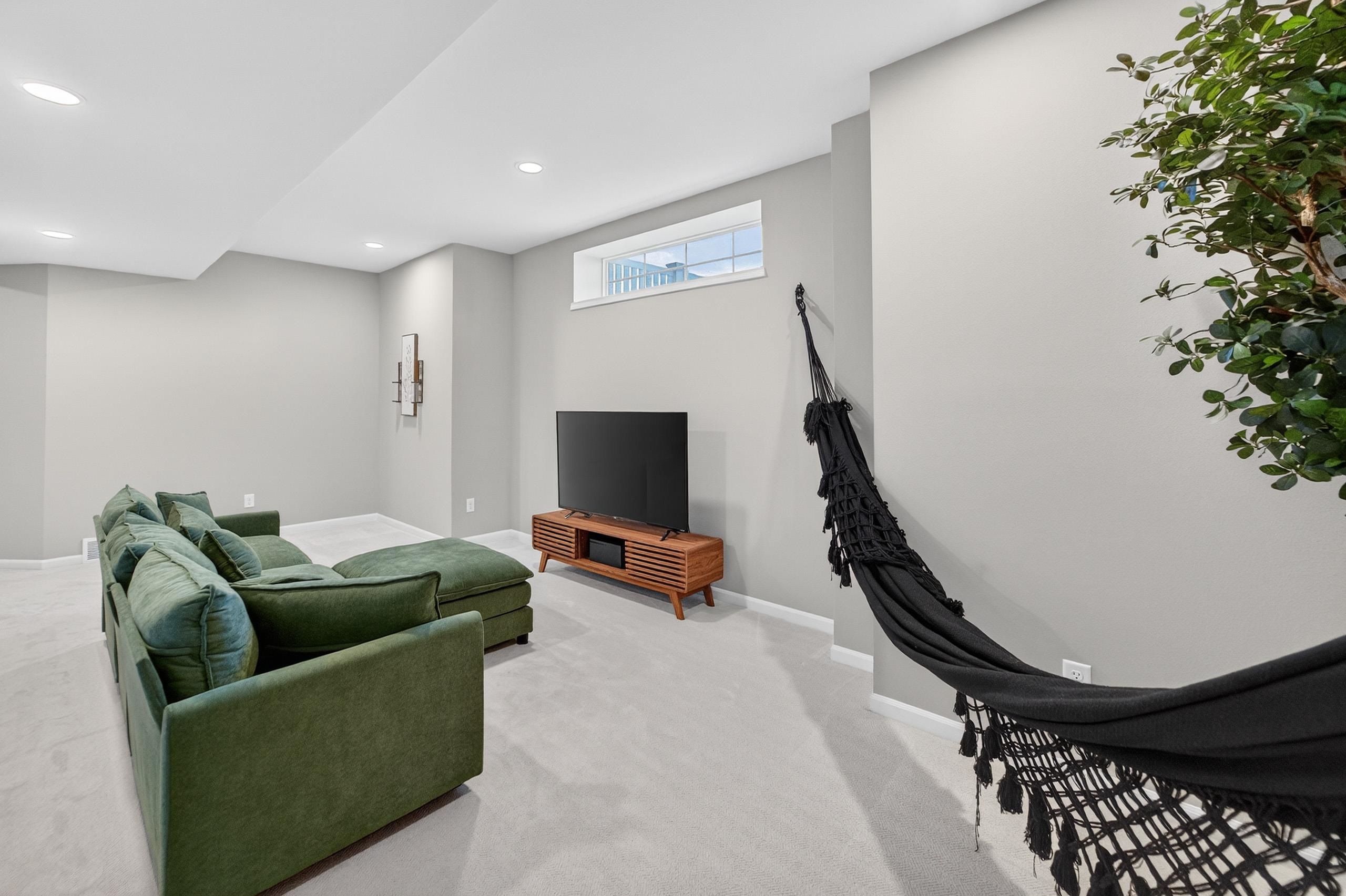 2529 Clover Point Drive