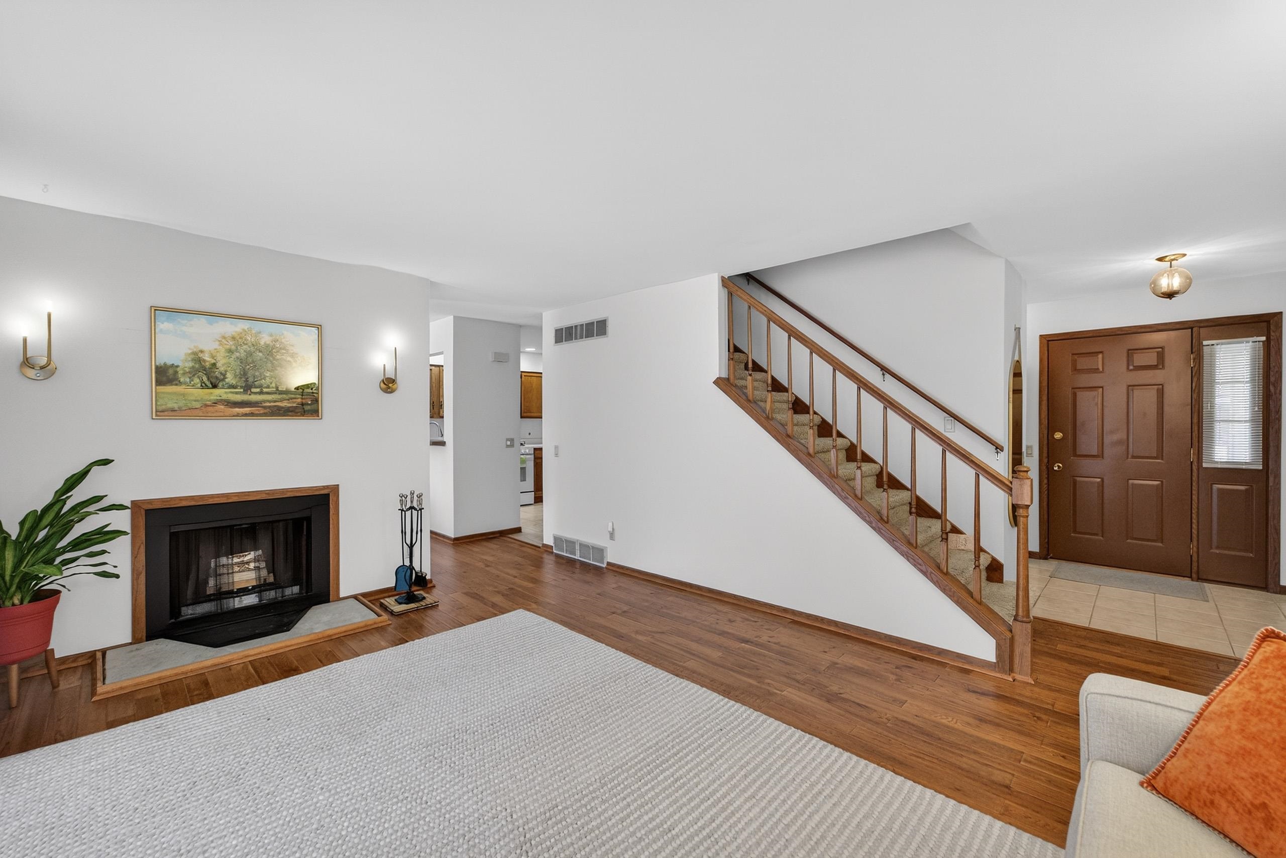 5926 Forest Lane