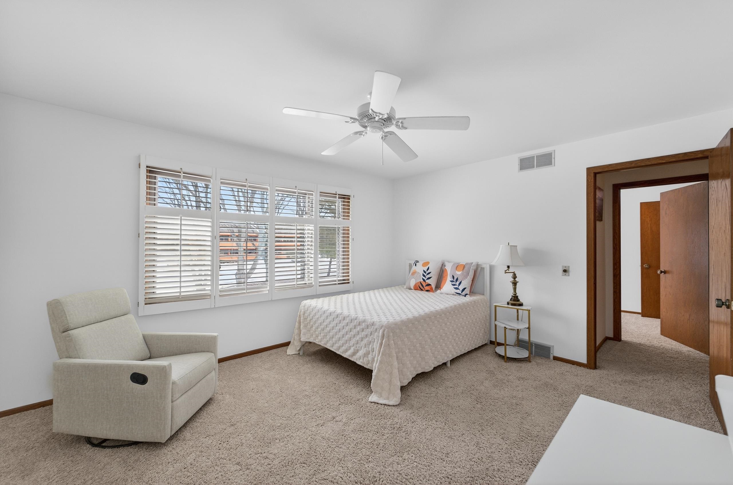 5926 Forest Lane