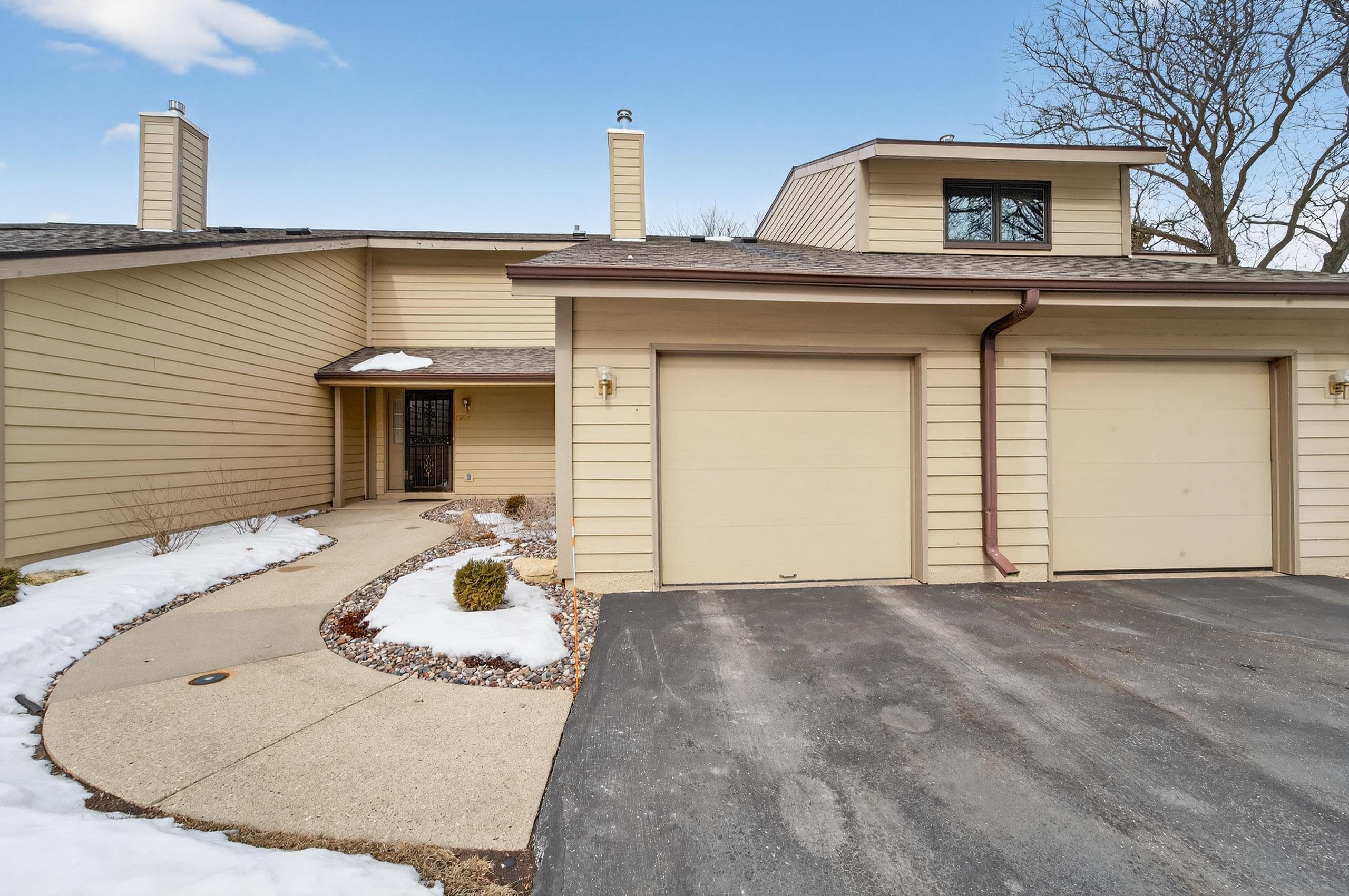 5926 Forest Lane