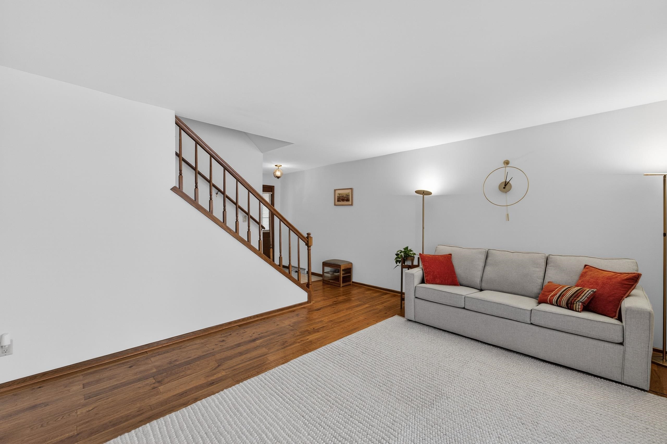 5926 Forest Lane