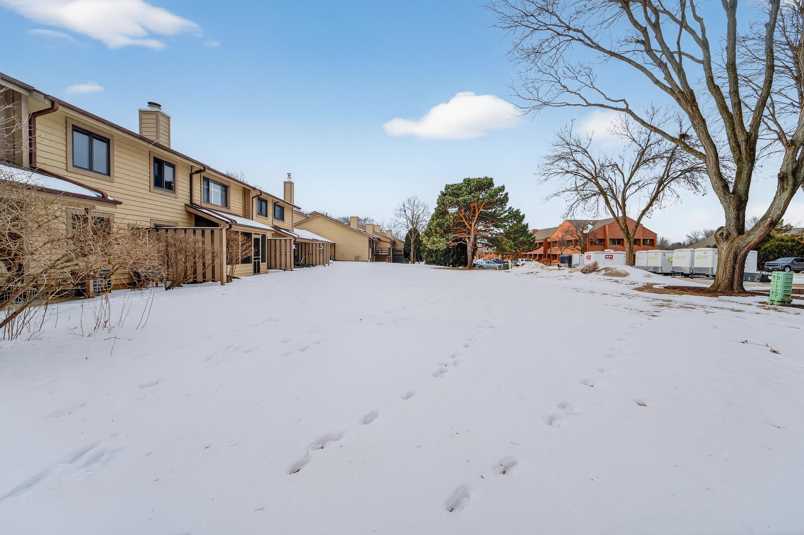 5926 Forest Lane