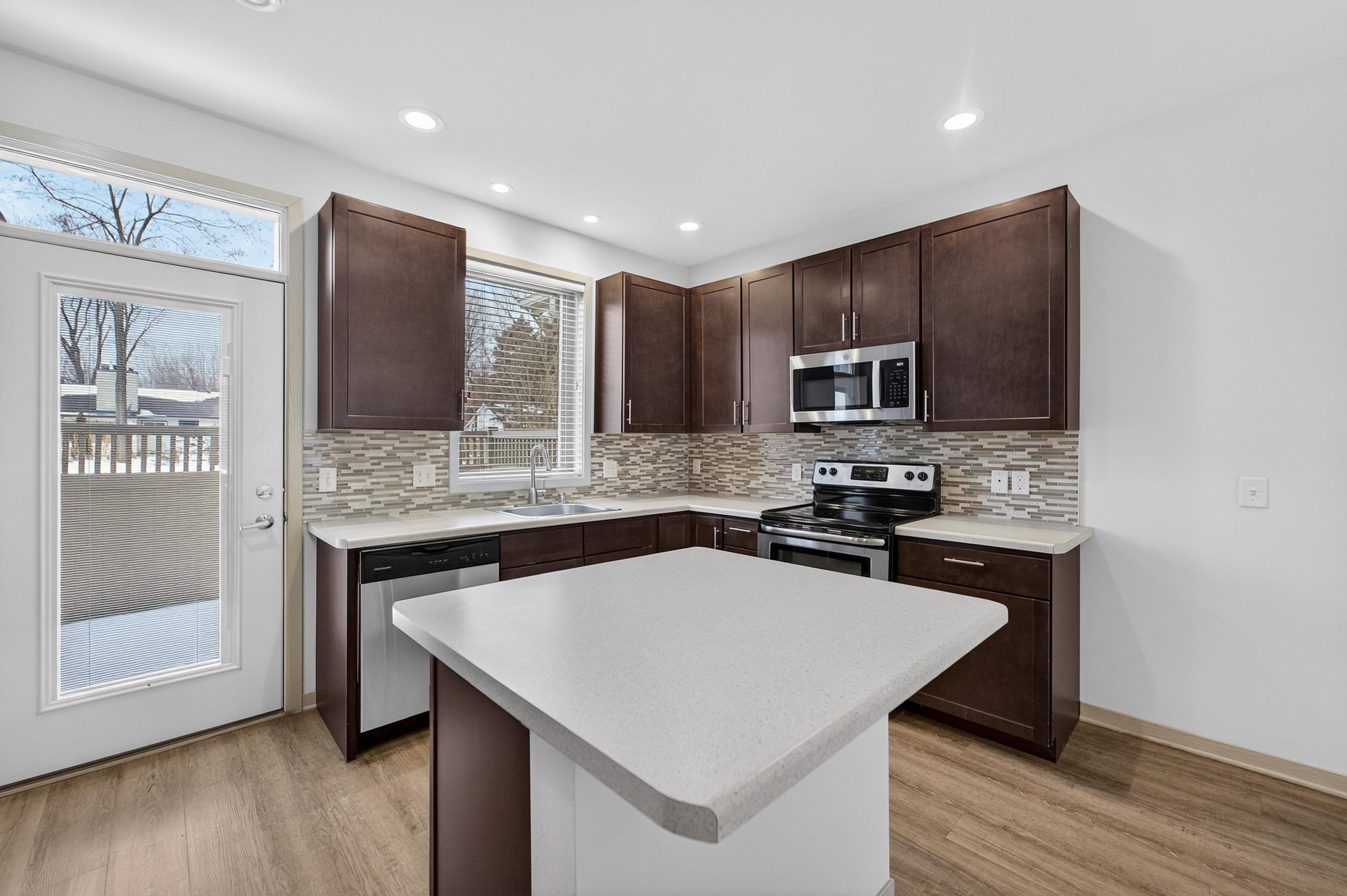 2815 No Oaks Ridge
