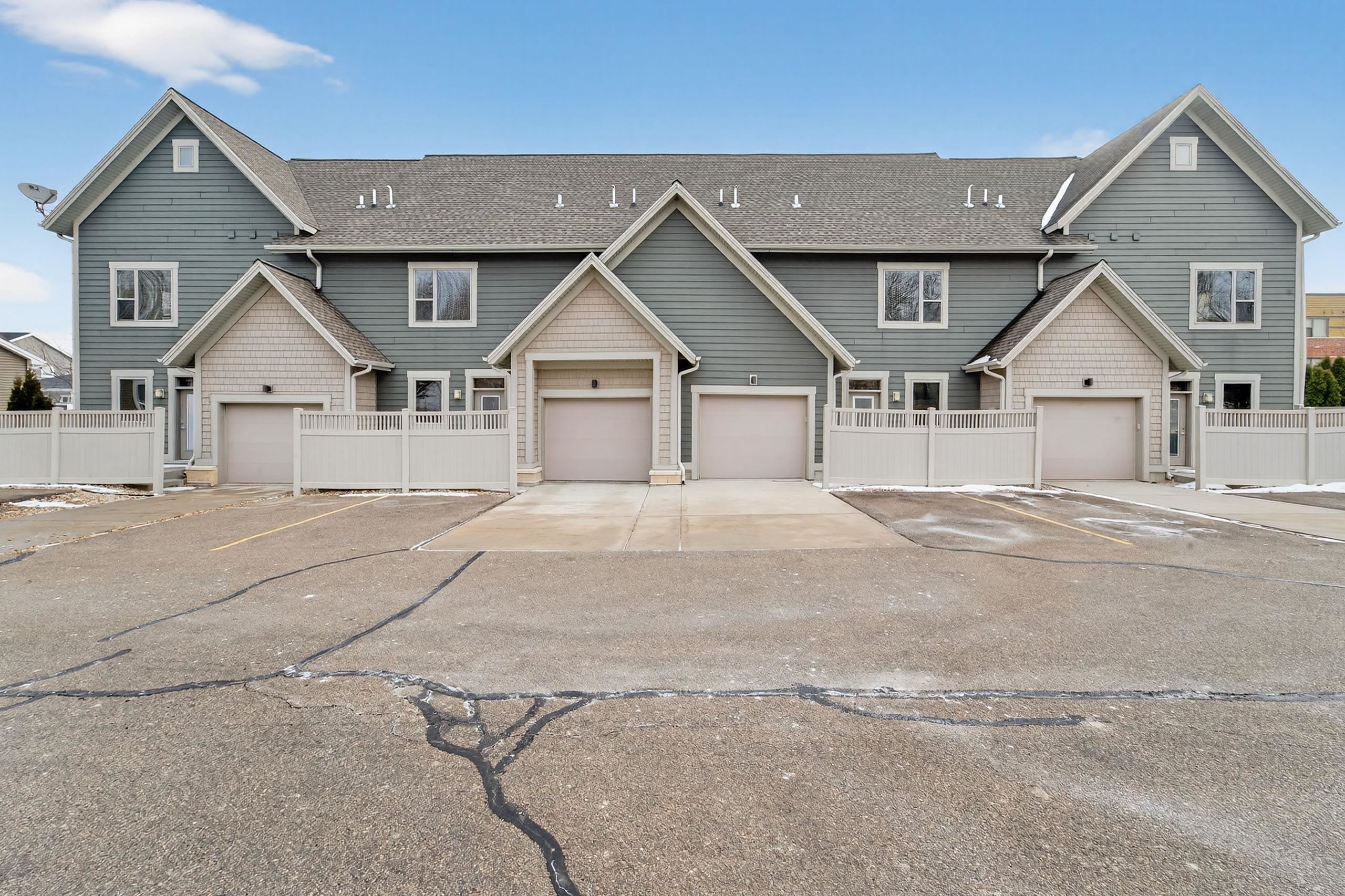 2817 No Oaks Ridge