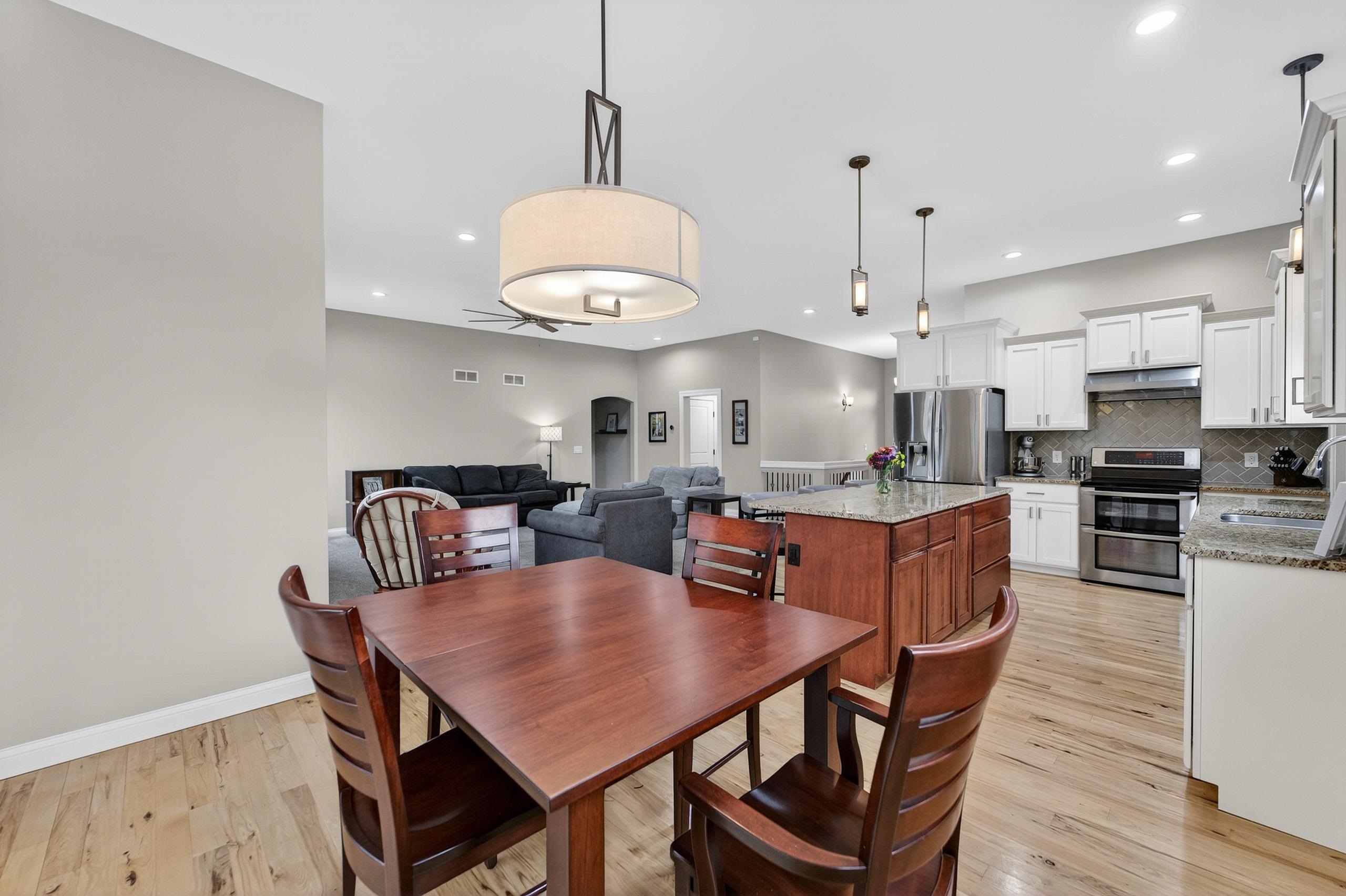 3092 Parker Pass