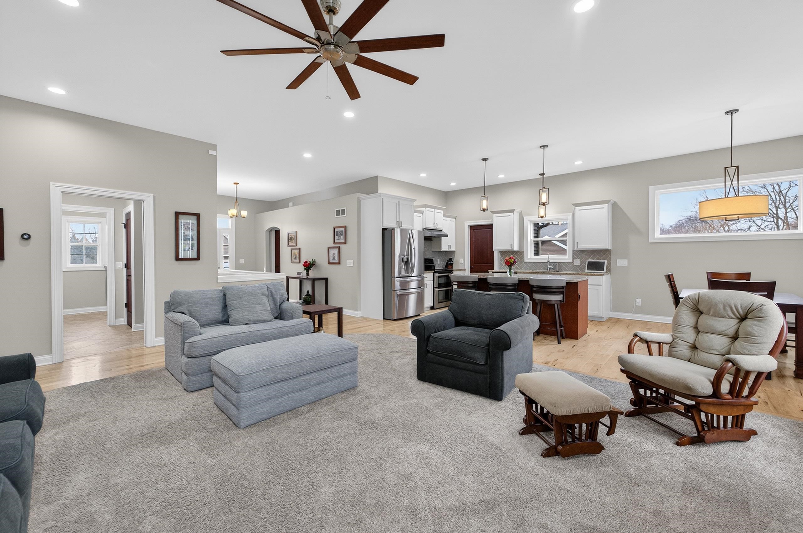 3092 Parker Pass