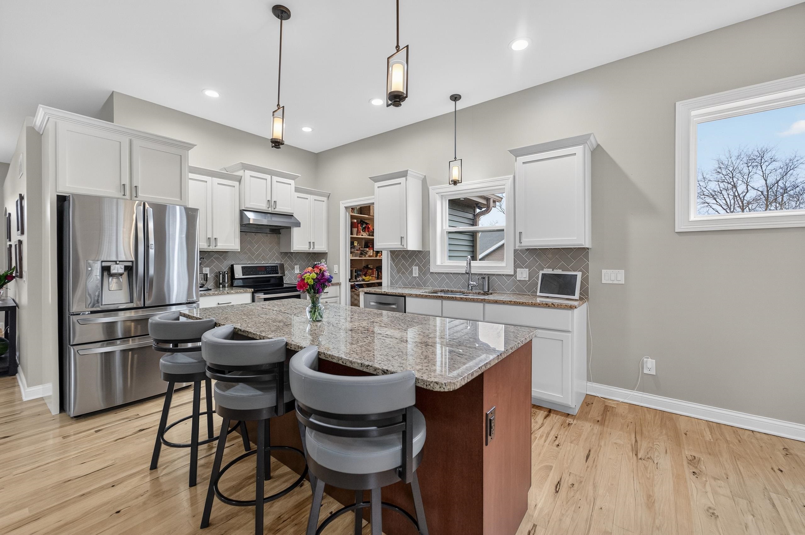 3092 Parker Pass