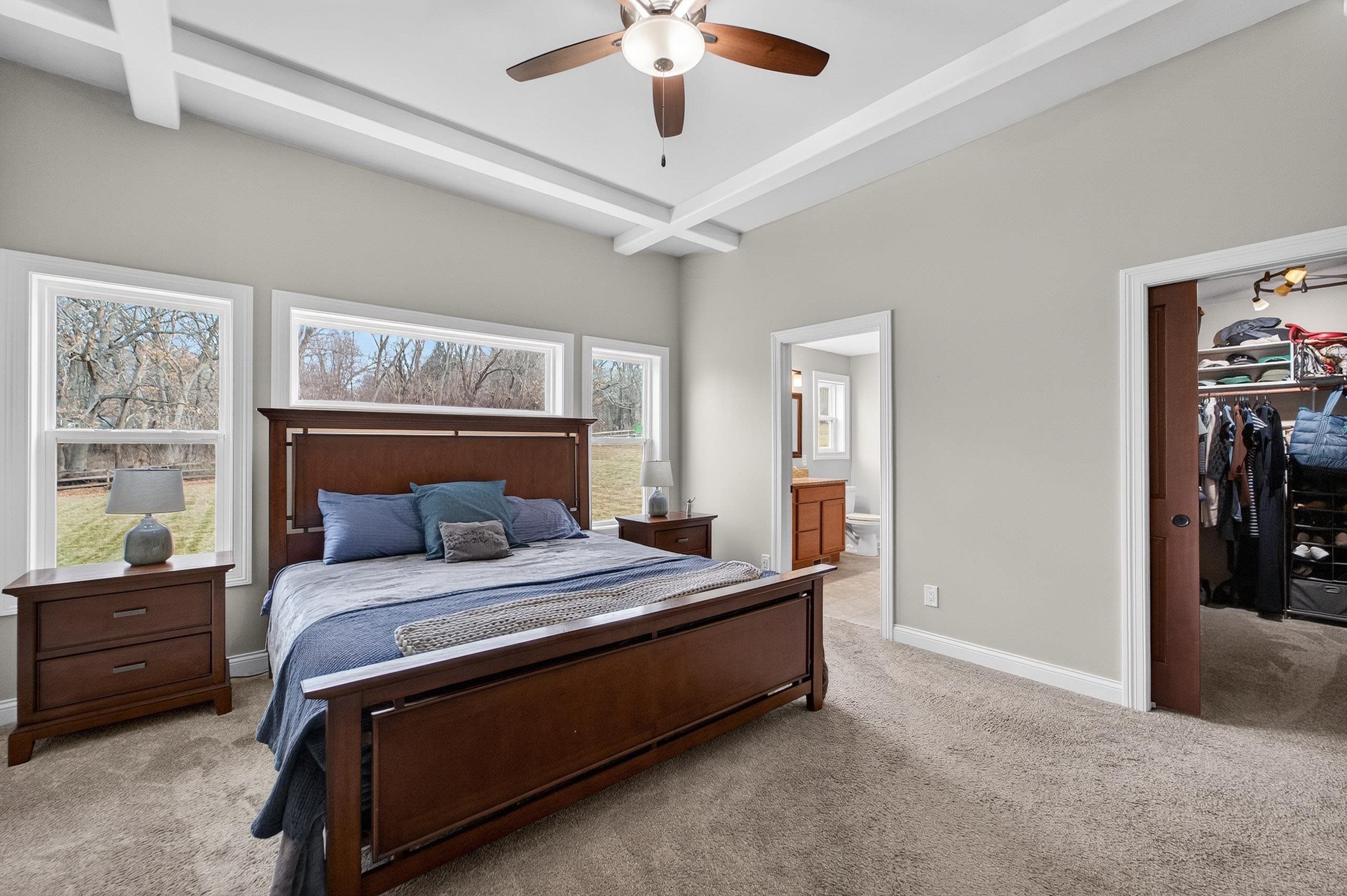 3092 Parker Pass