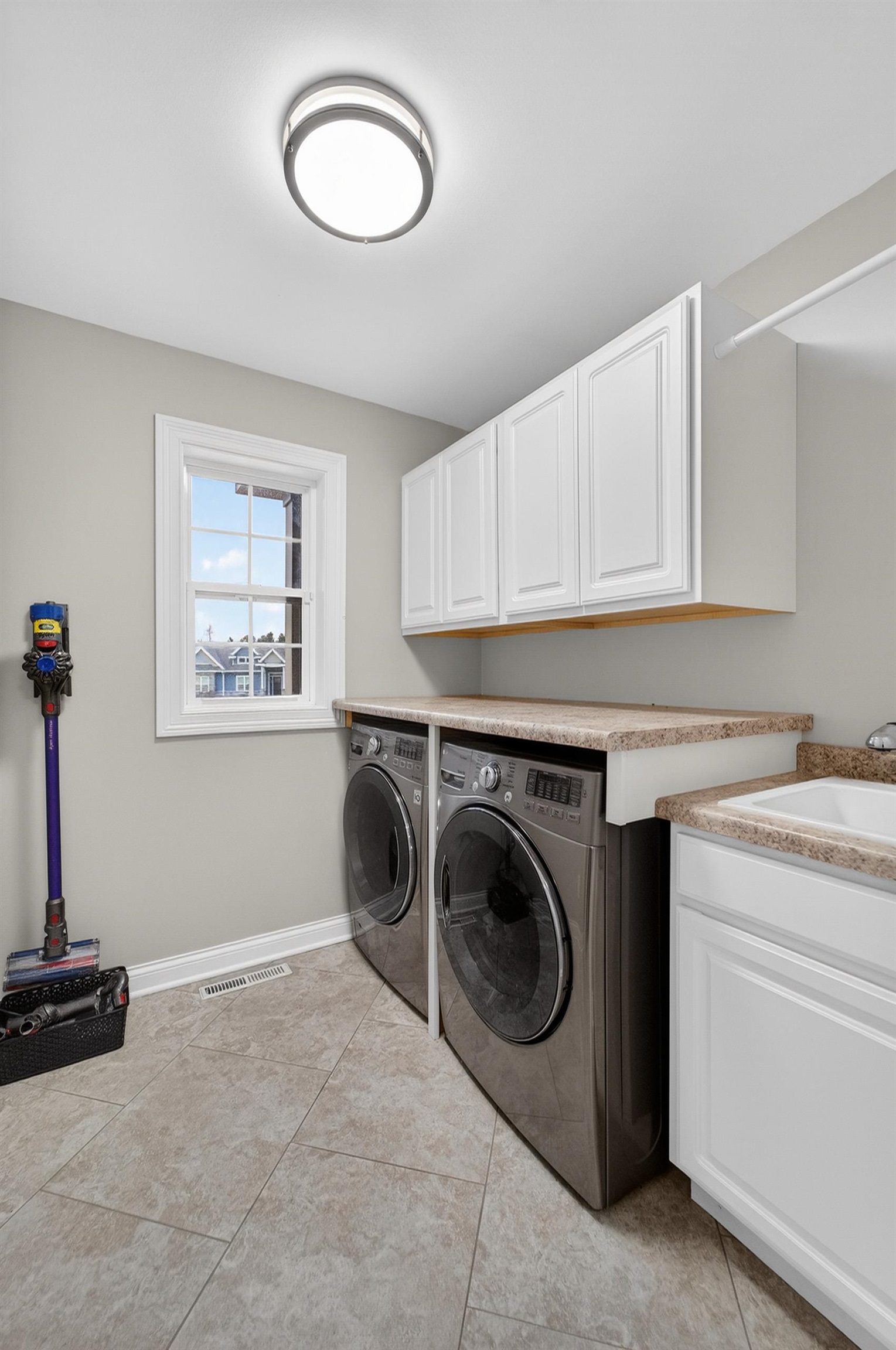3092 Parker Pass