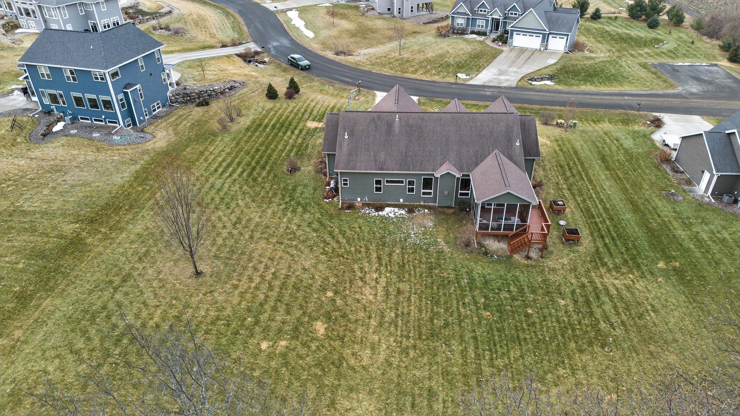 3092 Parker Pass