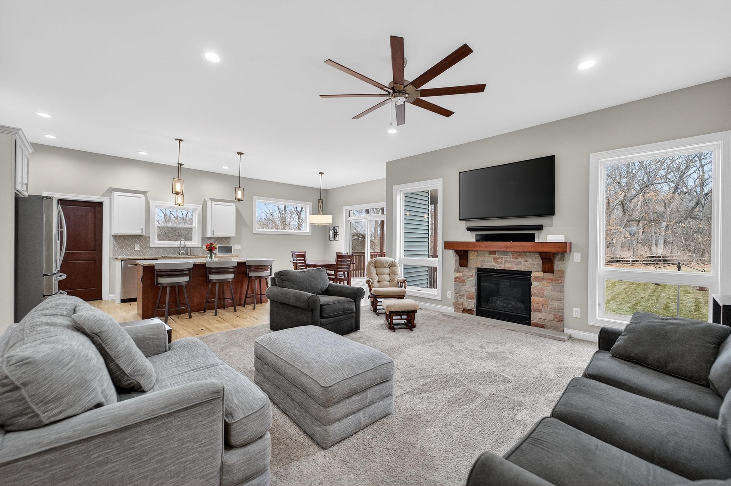 3092 Parker Pass