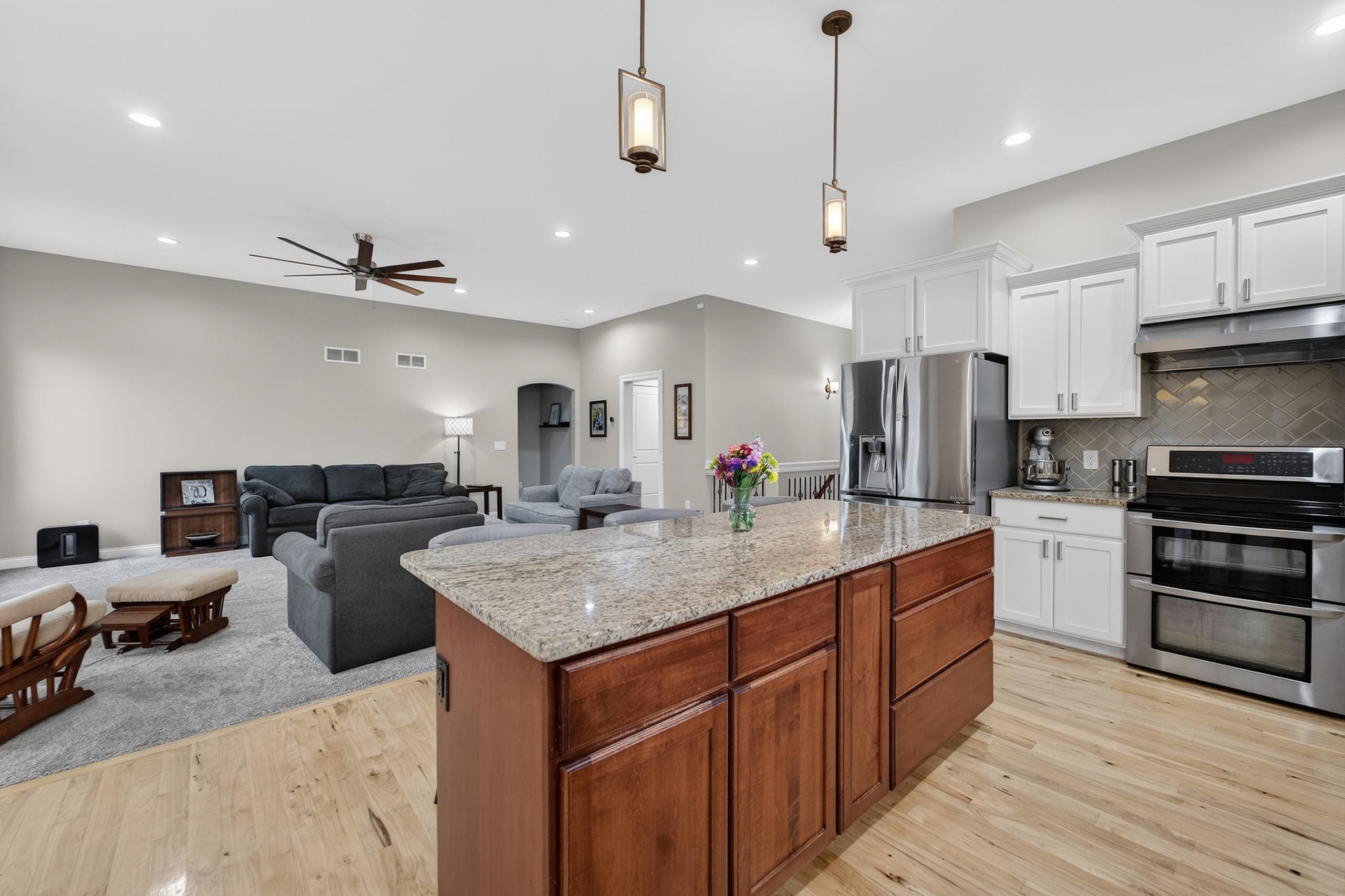 3092 Parker Pass