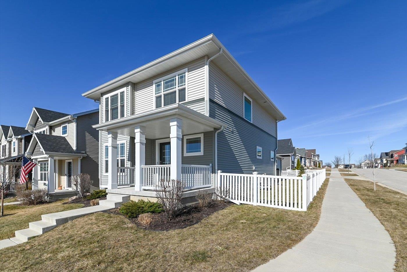 9322 Highland Gate Way