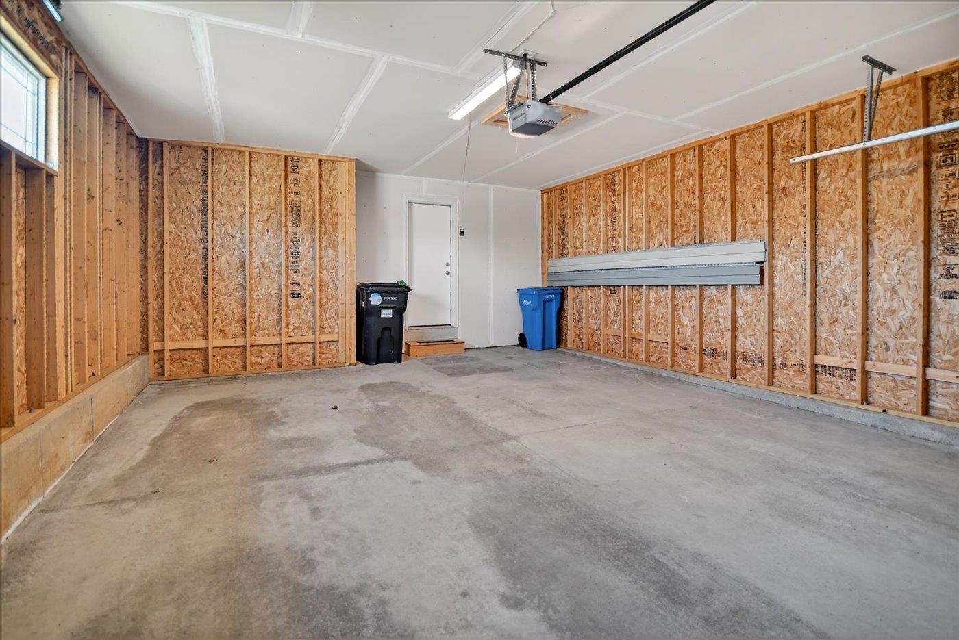 9322 Highland Gate Way