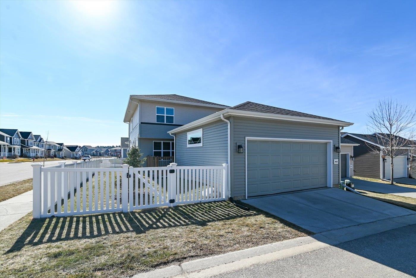 9322 Highland Gate Way