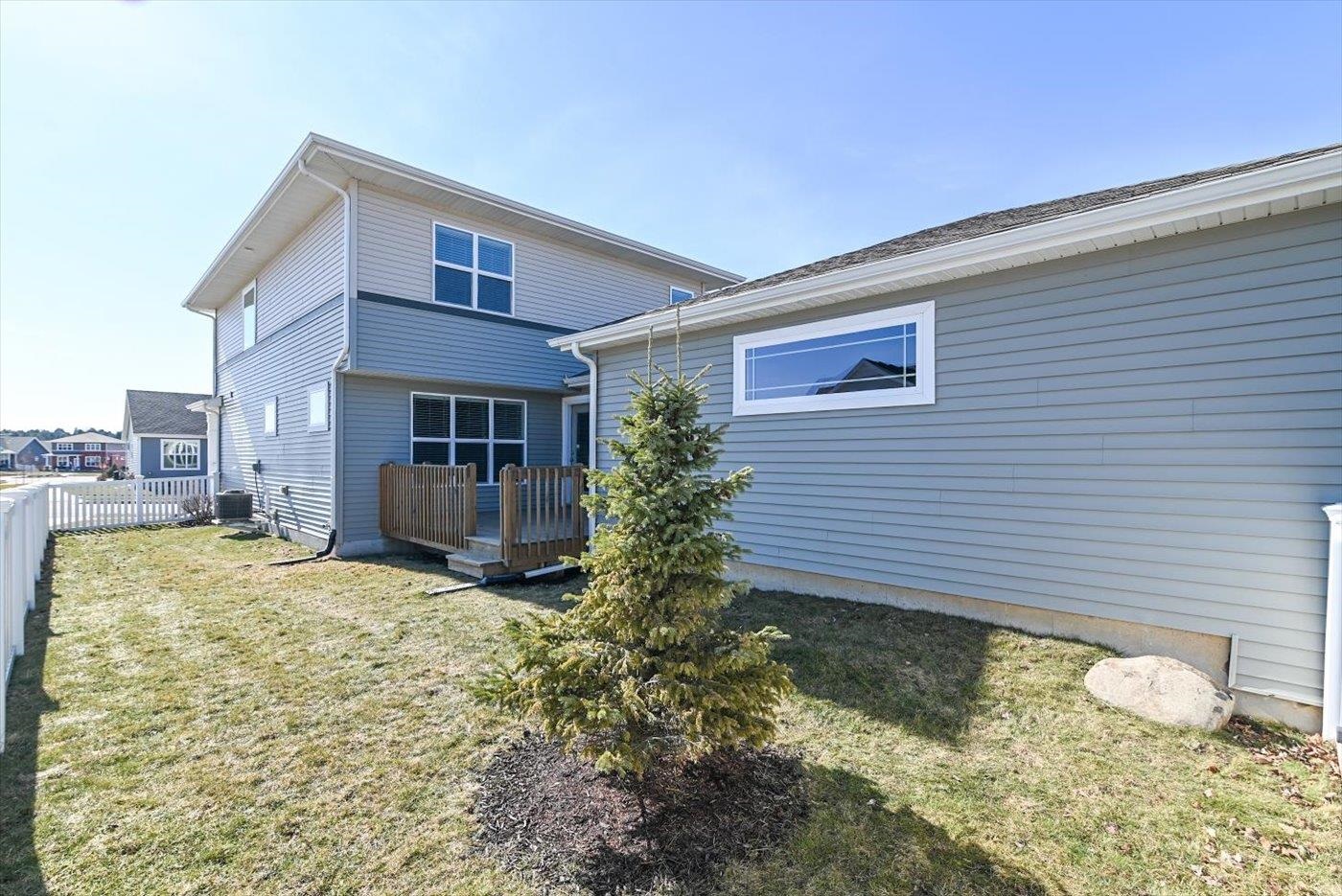 9322 Highland Gate Way