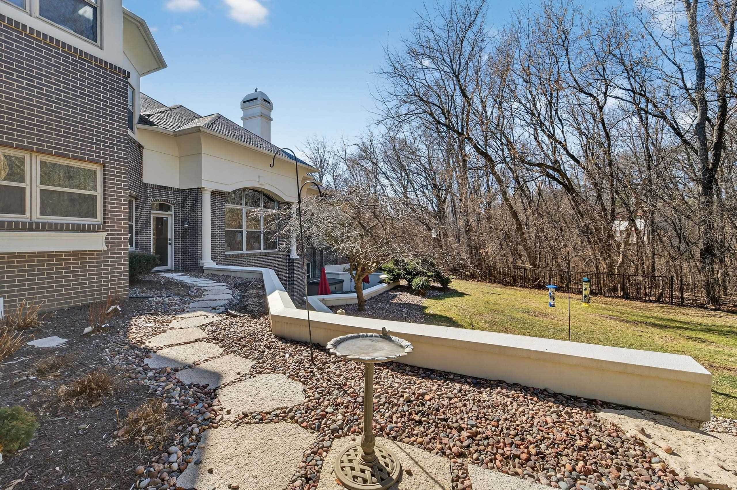 4606 Signature Drive