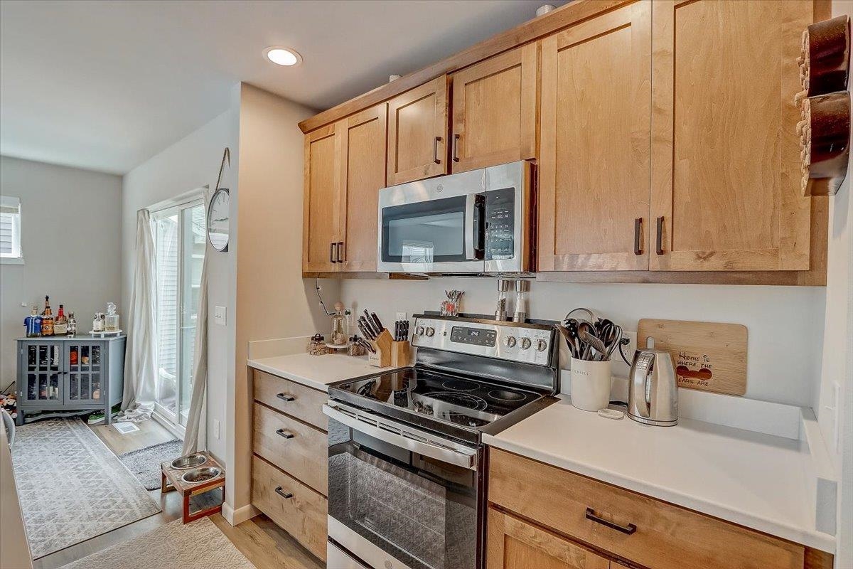 9316 Sleepy Pond Way