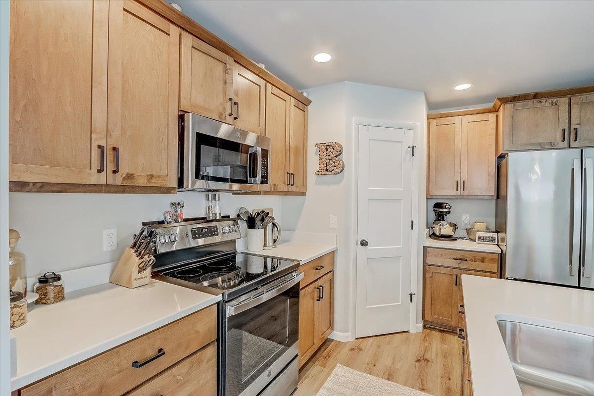 9316 Sleepy Pond Way