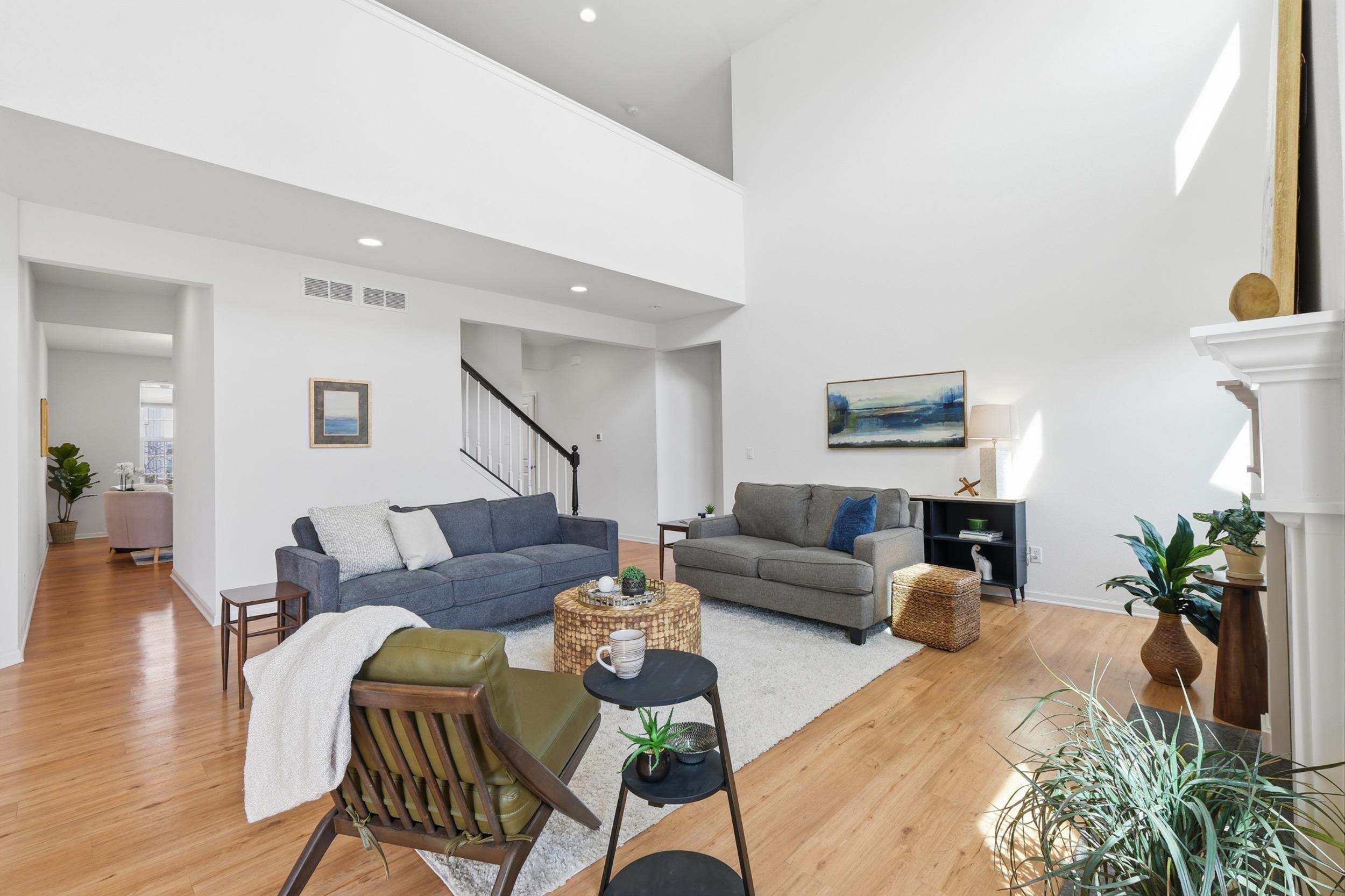 2752 Leo Mary Street