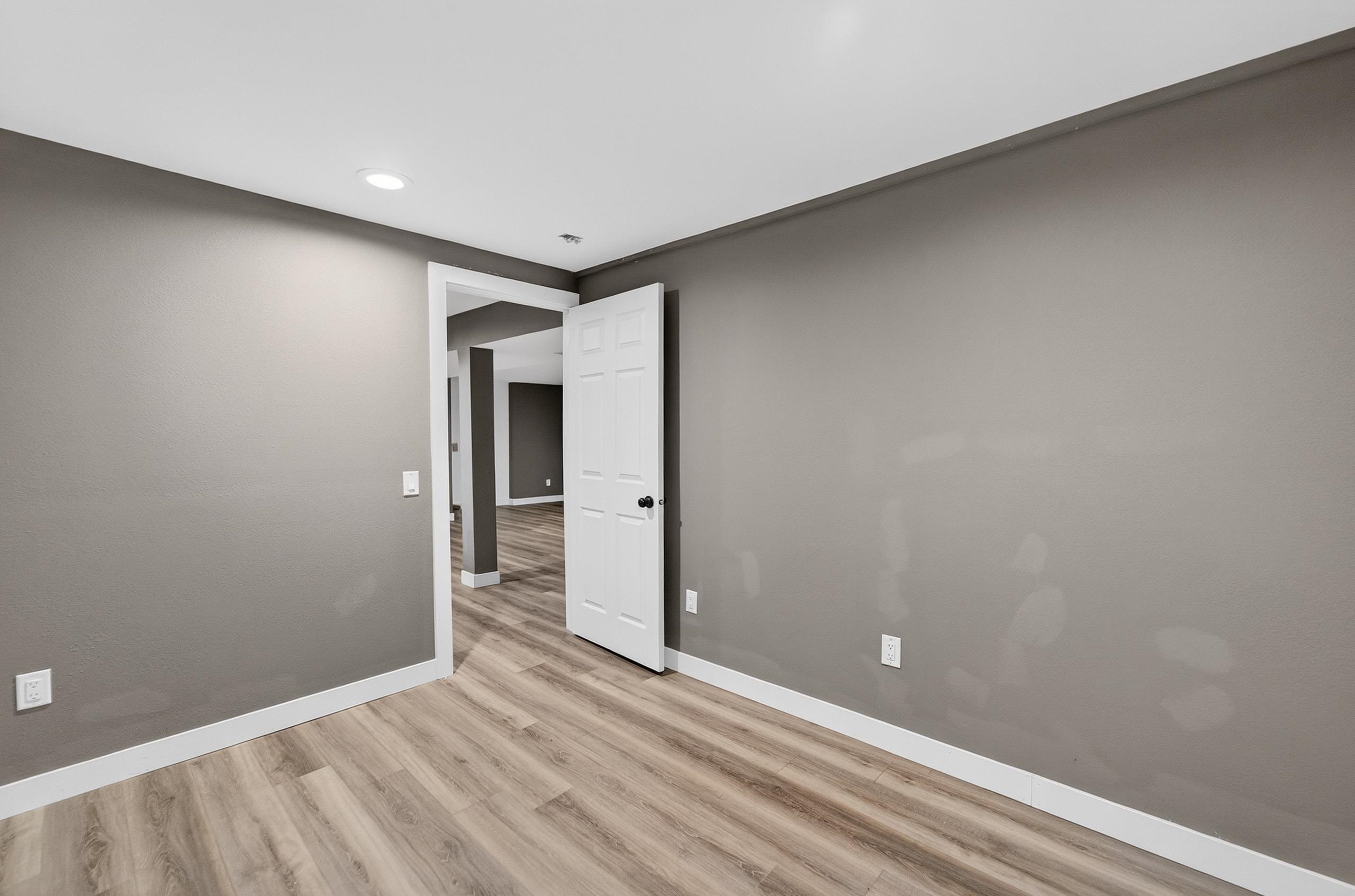 1214-1216 N High Point Road