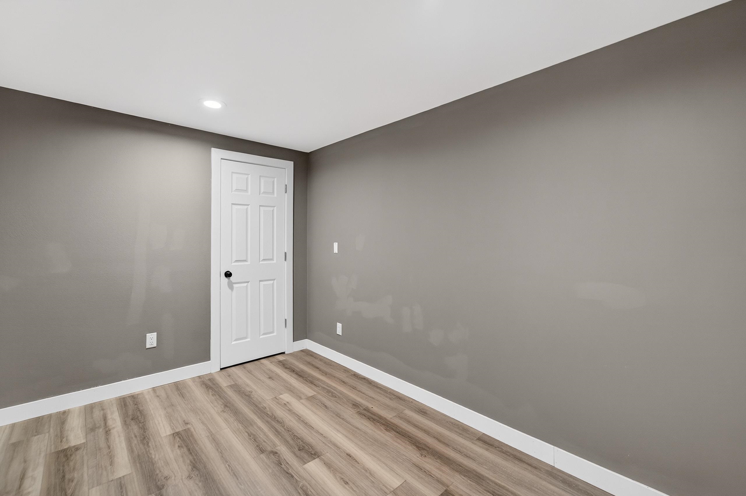 1214-1216 N High Point Road