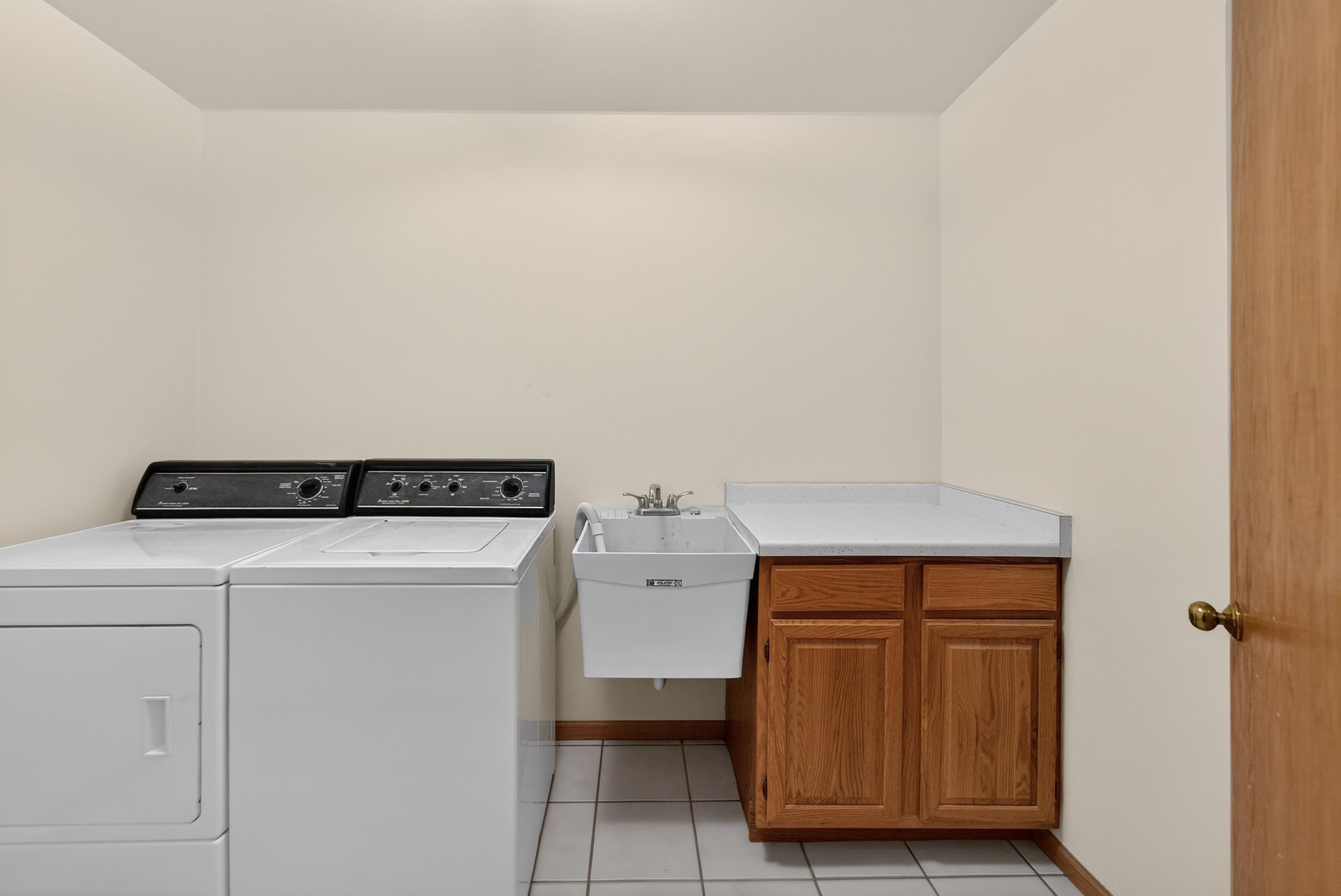 1214-1216 N High Point Road