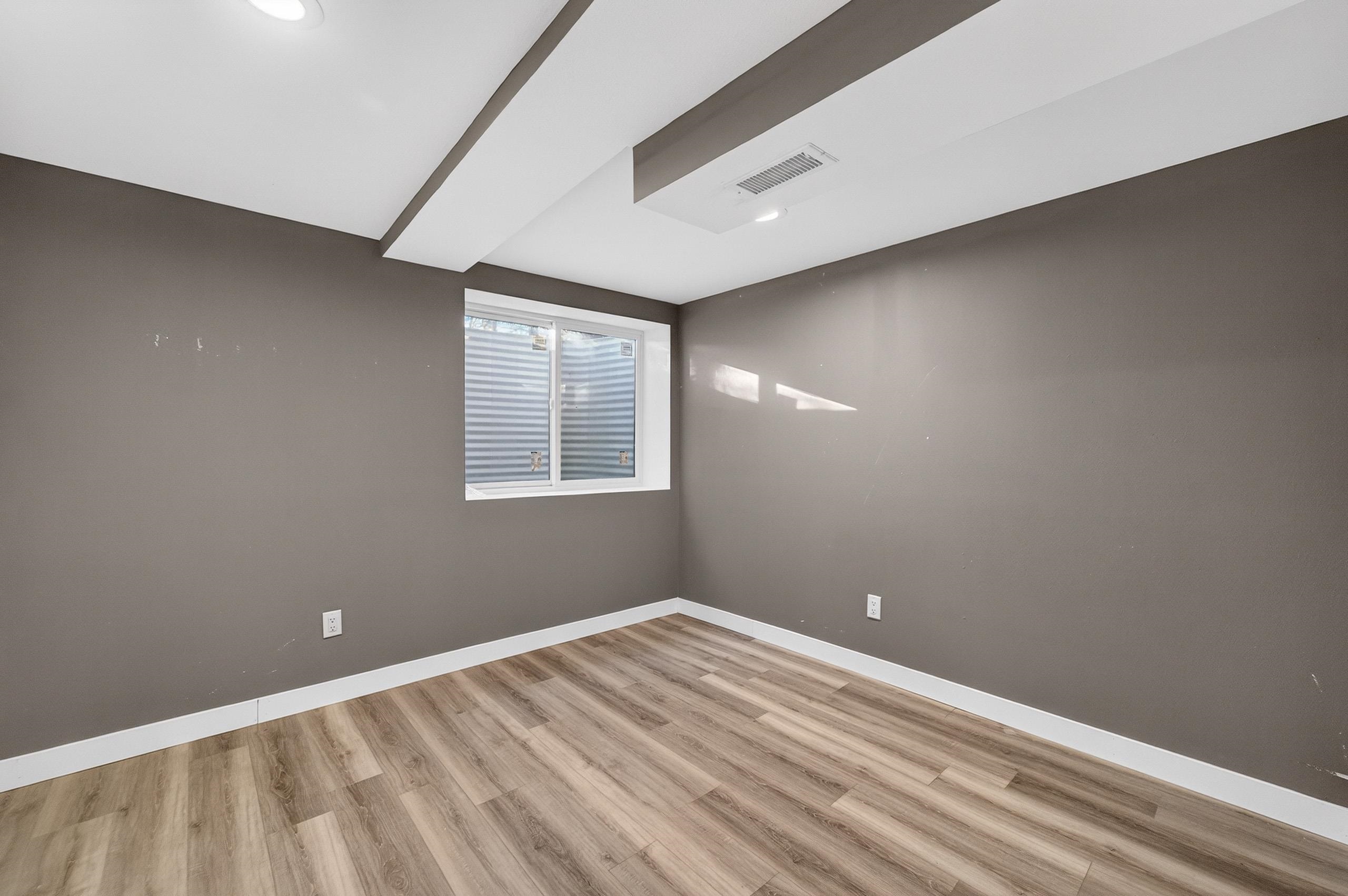 1214-1216 N High Point Road