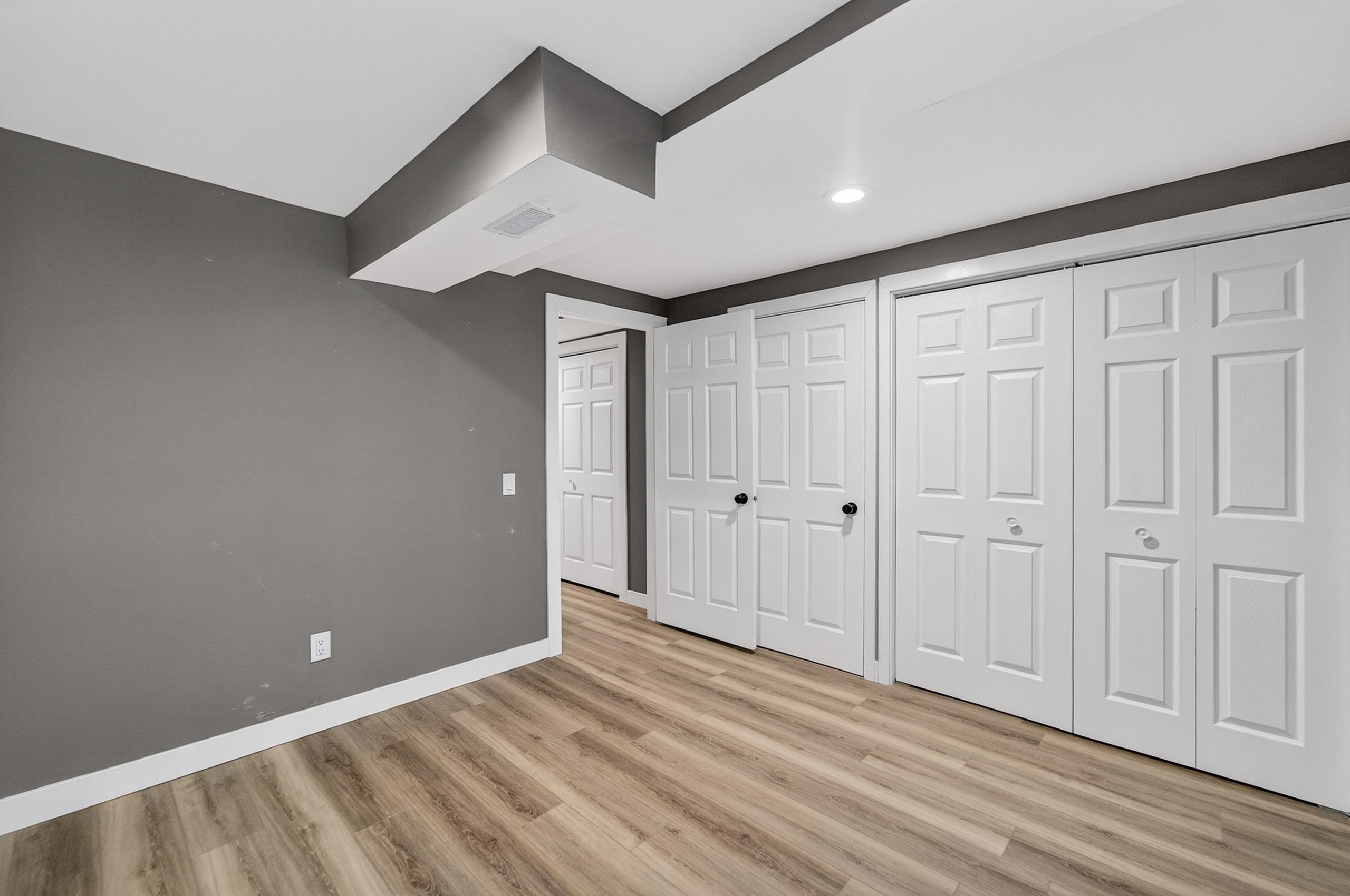 1214-1216 N High Point Road