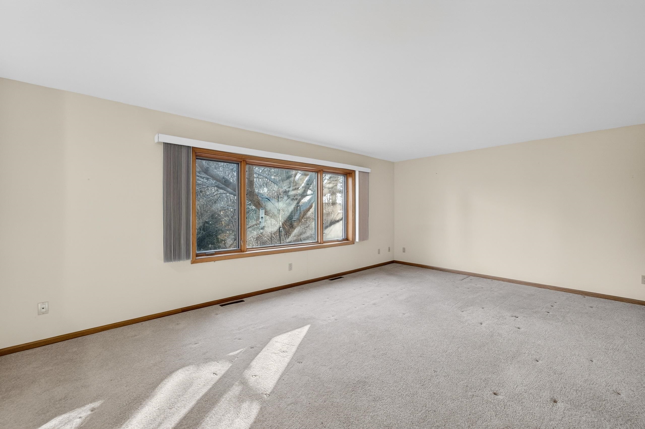 1214-1216 N High Point Road