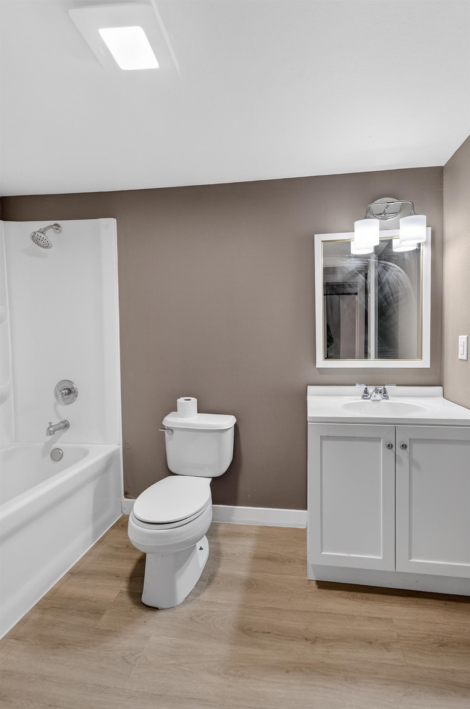 1214-1216 N High Point Road