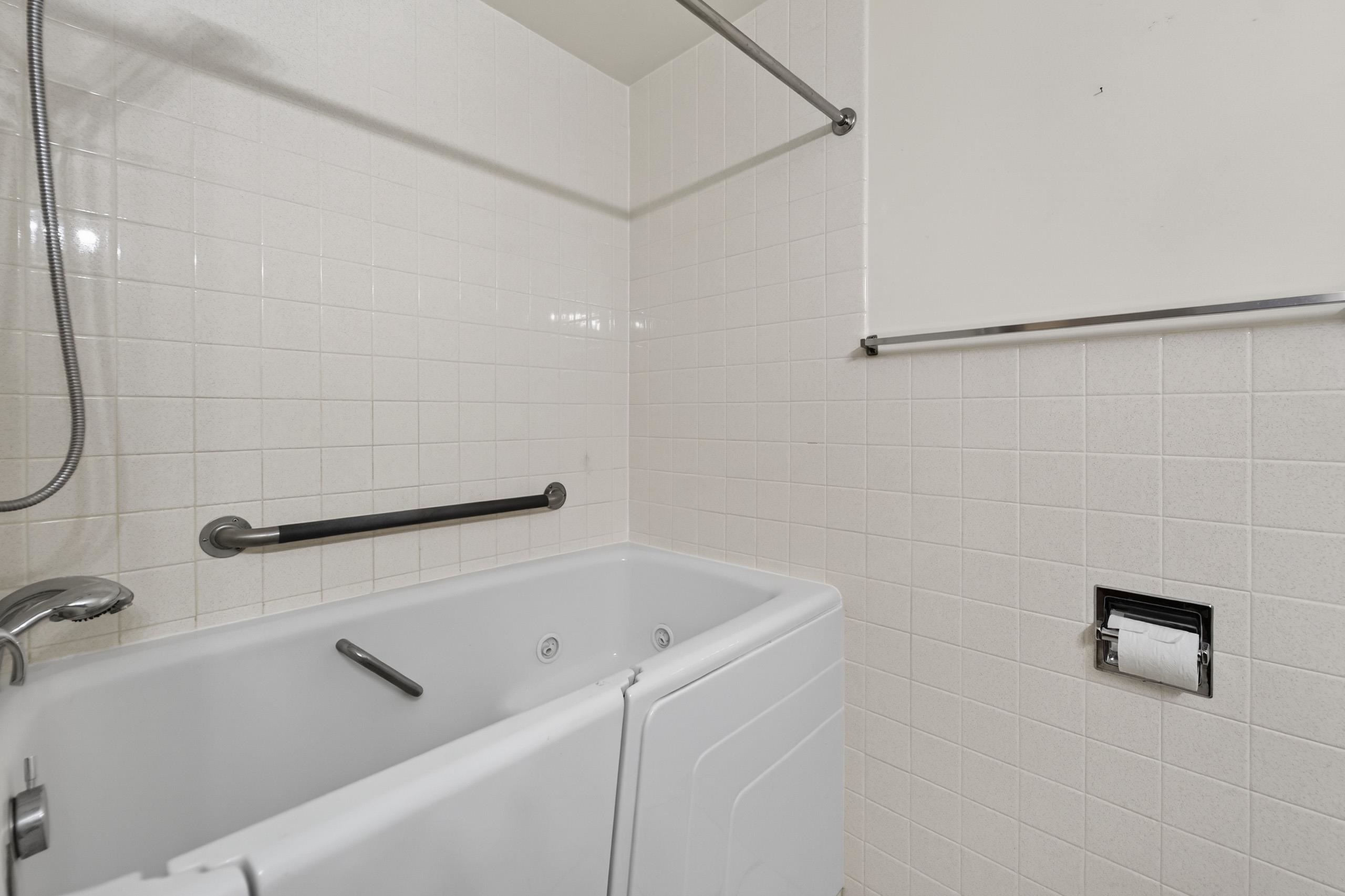 1214-1216 N High Point Road